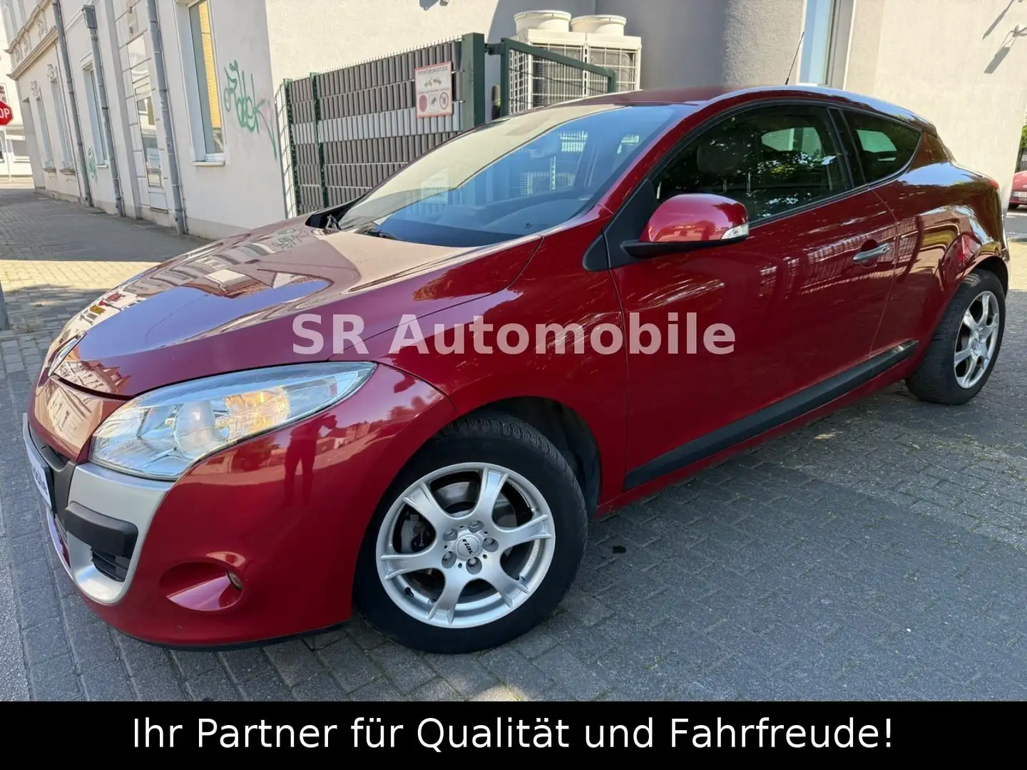 Renault Megane III Coupe 1.HAND*AHK*KLIMA*KESSY*NAVI* Красный - 2