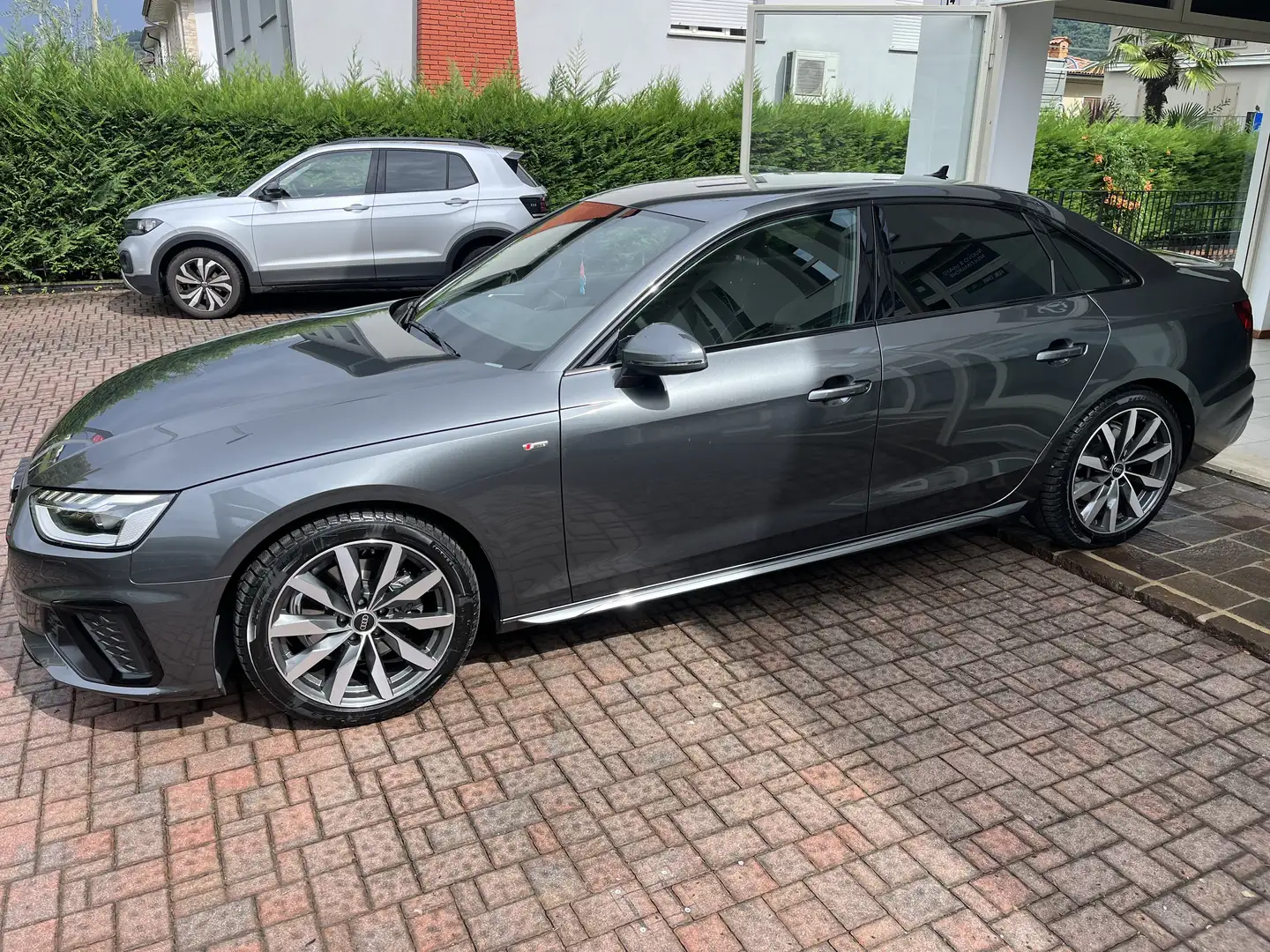 Audi A4 Berlina 30 2.0 tdi S line edition 136cv s-tronic Gris - 1