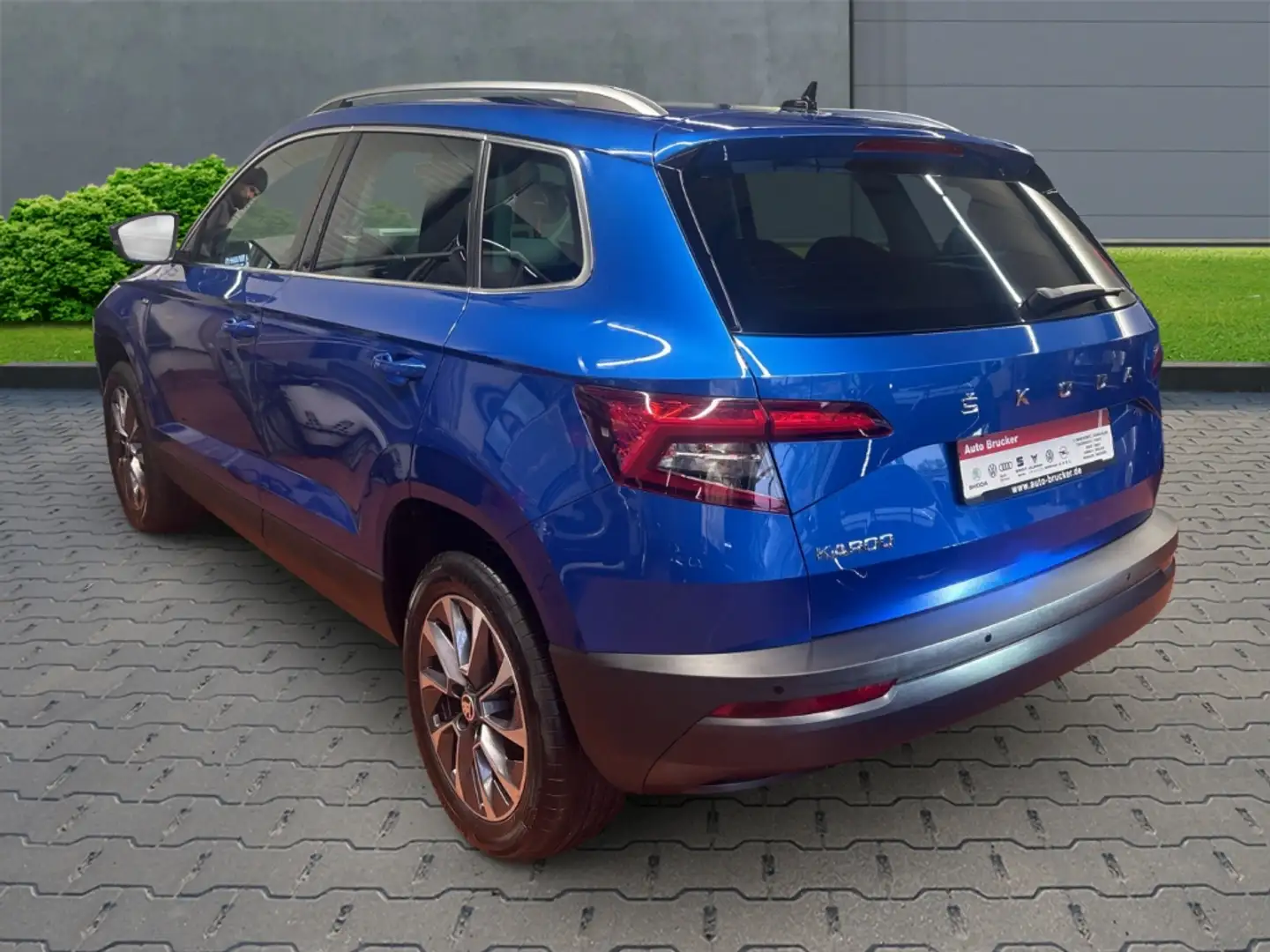 Skoda Karoq Drive 125+Anhängerkupplung+Alufelgen+Lenkradheizun Blau - 2
