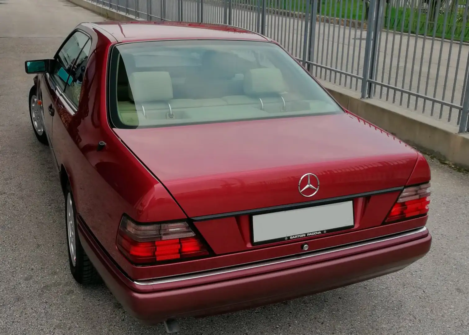 Mercedes-Benz CE 200 Coupè Czerwony - 1