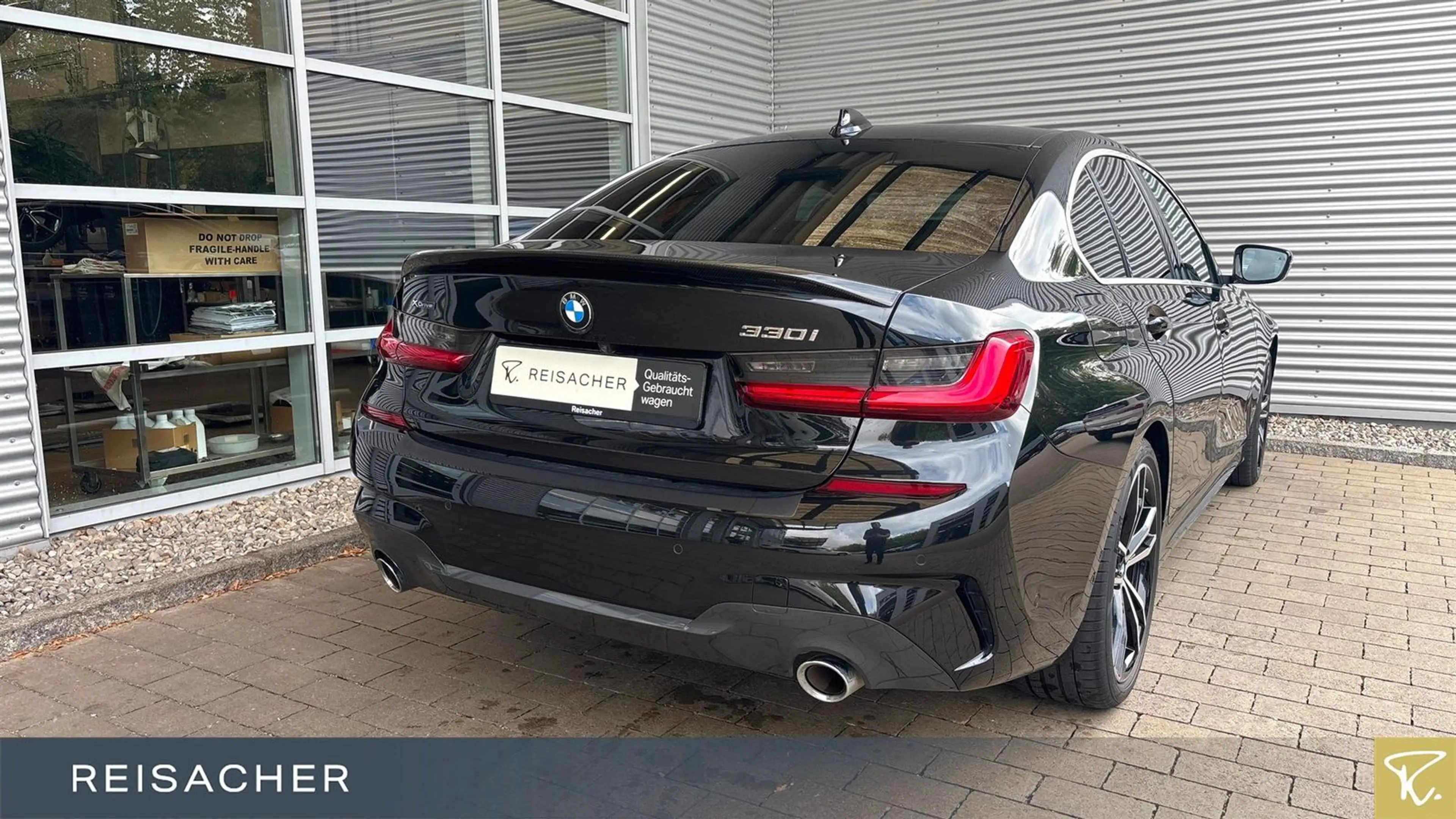 BMW 330 i A xDrive M-Sport LCProf HUD Laser eGd Hifi — photo 2