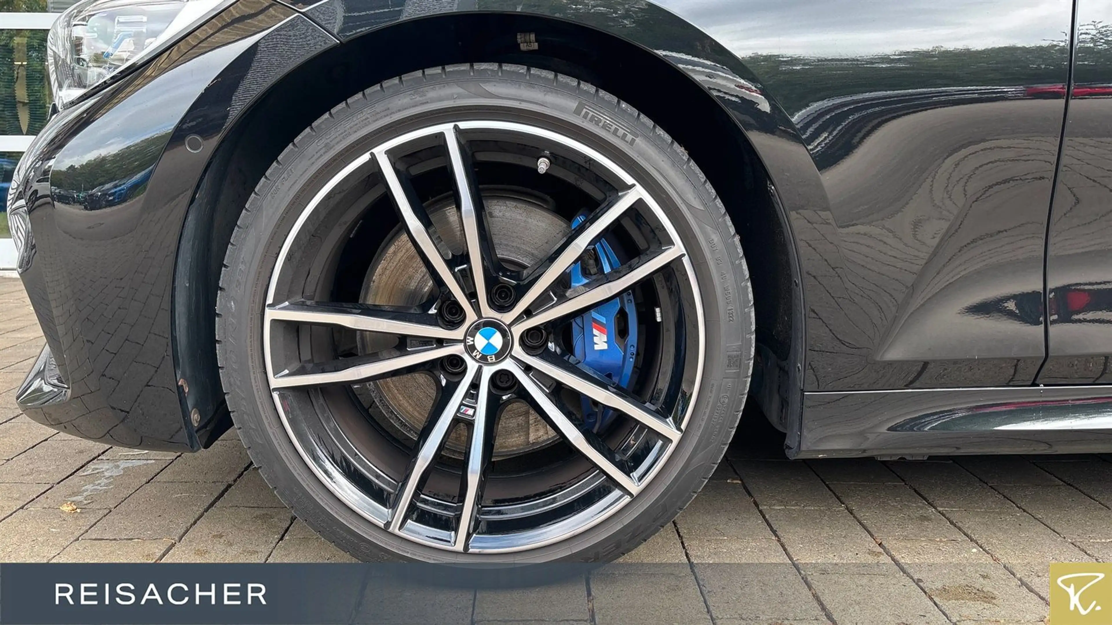 BMW 330 i A xDrive M-Sport LCProf HUD Laser eGd Hifi — photo 3