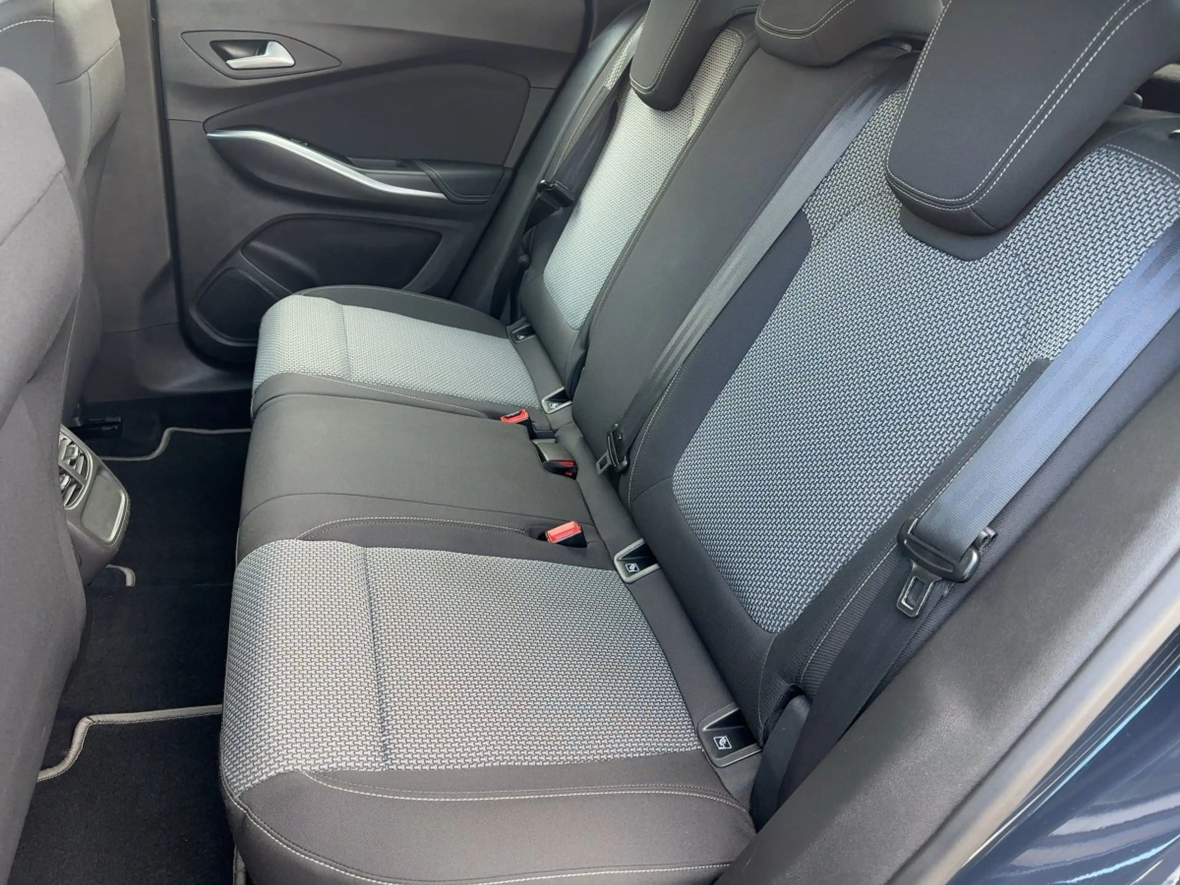 Opel Grandland X Edition *PDC+ALLWETTER+LM+TEMPOMAT* — photo 10