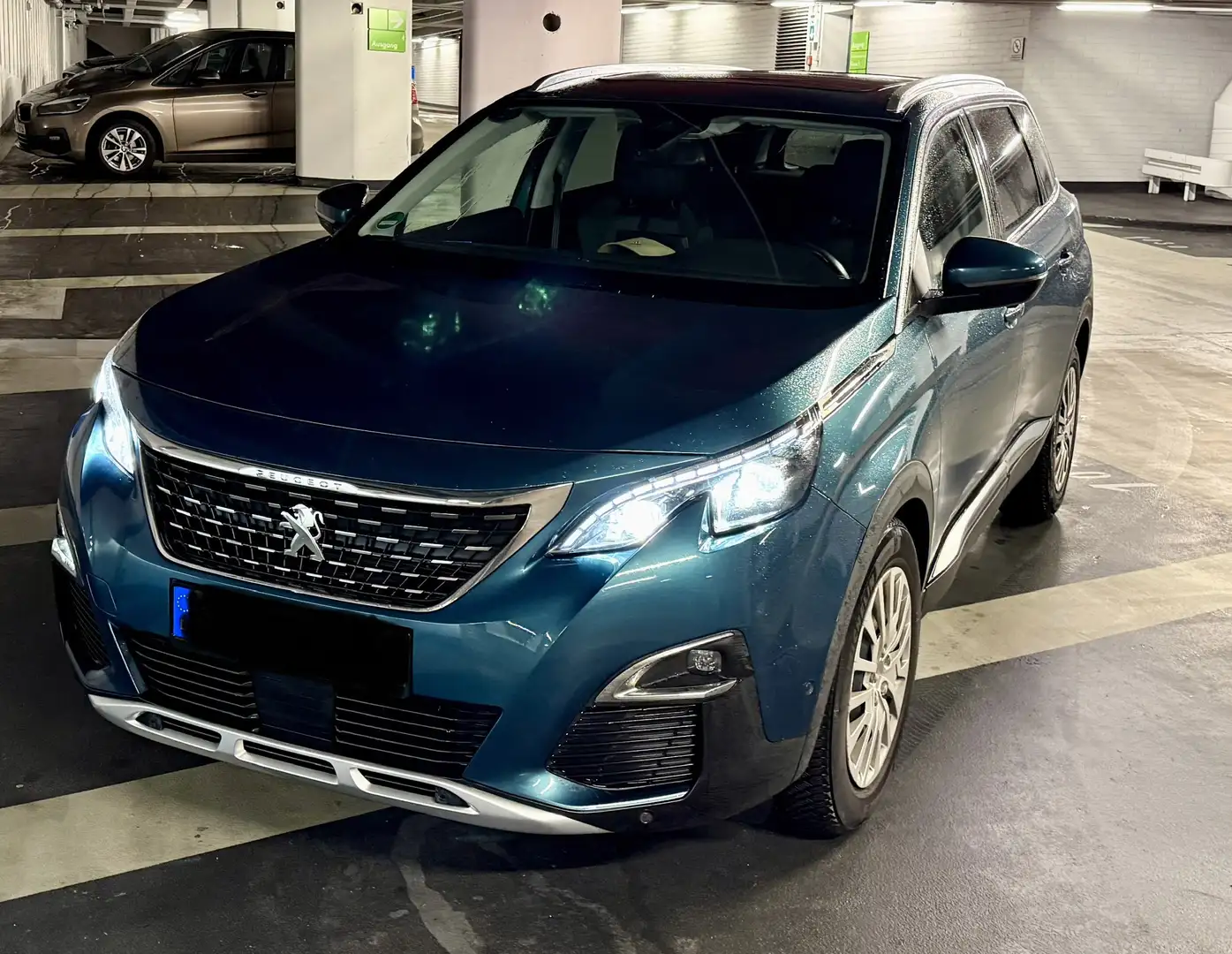 Peugeot 5008 Allure, AHK, Panoramadach, Standheizung Grün - 1