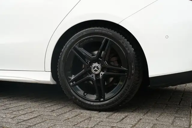 Mercedes-Benz CLA view 12