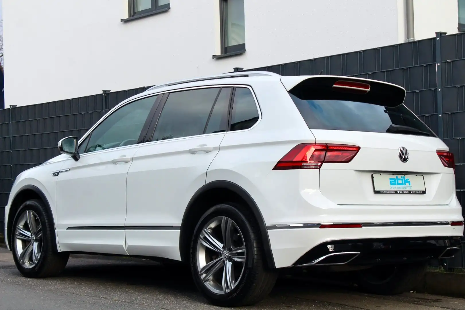 Volkswagen Tiguan 1.HAND R-LINE HIGHLINE 4xSHZ ACC DYNAUDIO Blanc - 2