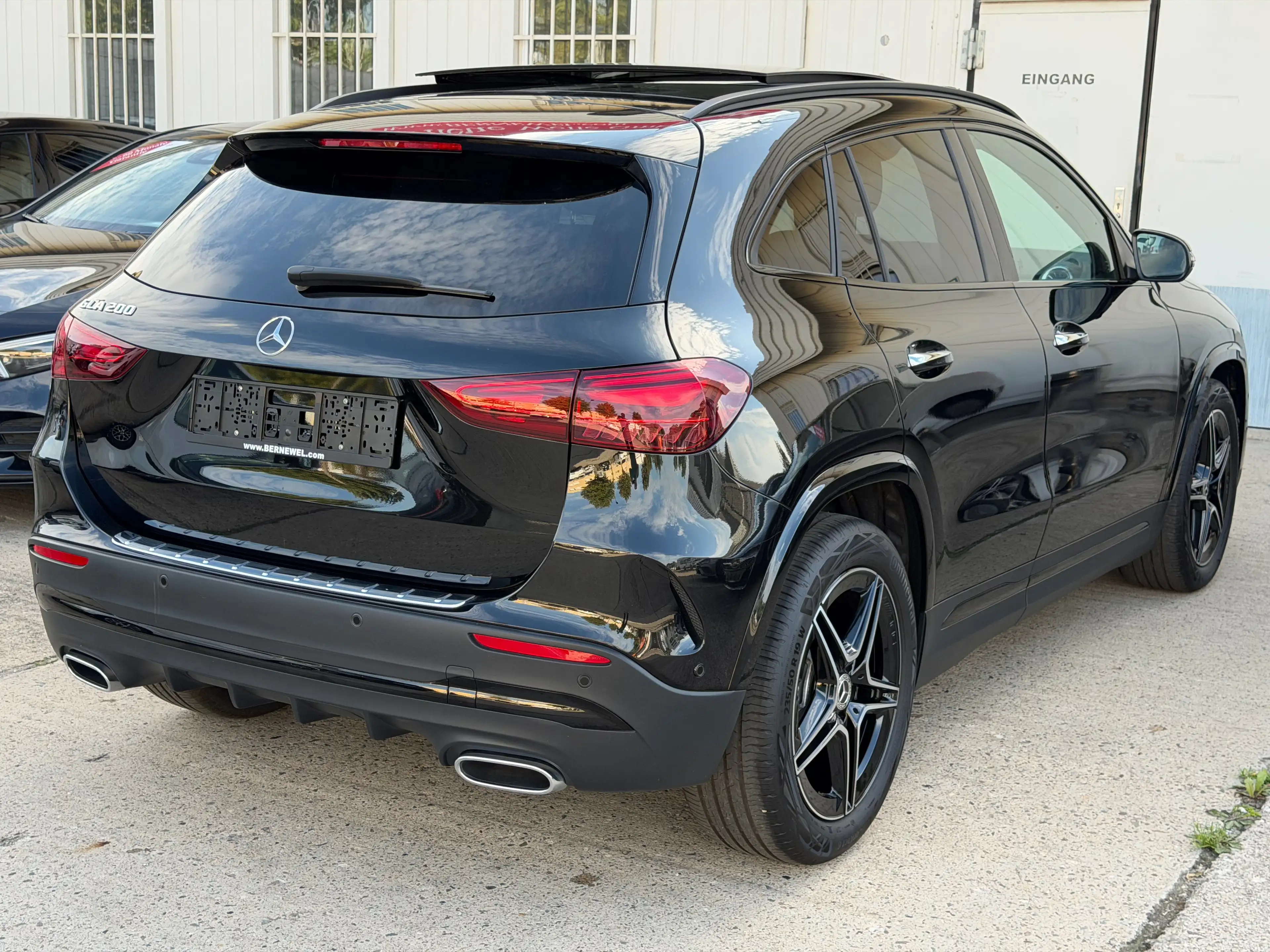 Mercedes-Benz GLA 180 GLA200 AMG Restyling_Panorama_360°_KeylessEntry_Distronic_NightPaket — photo 5