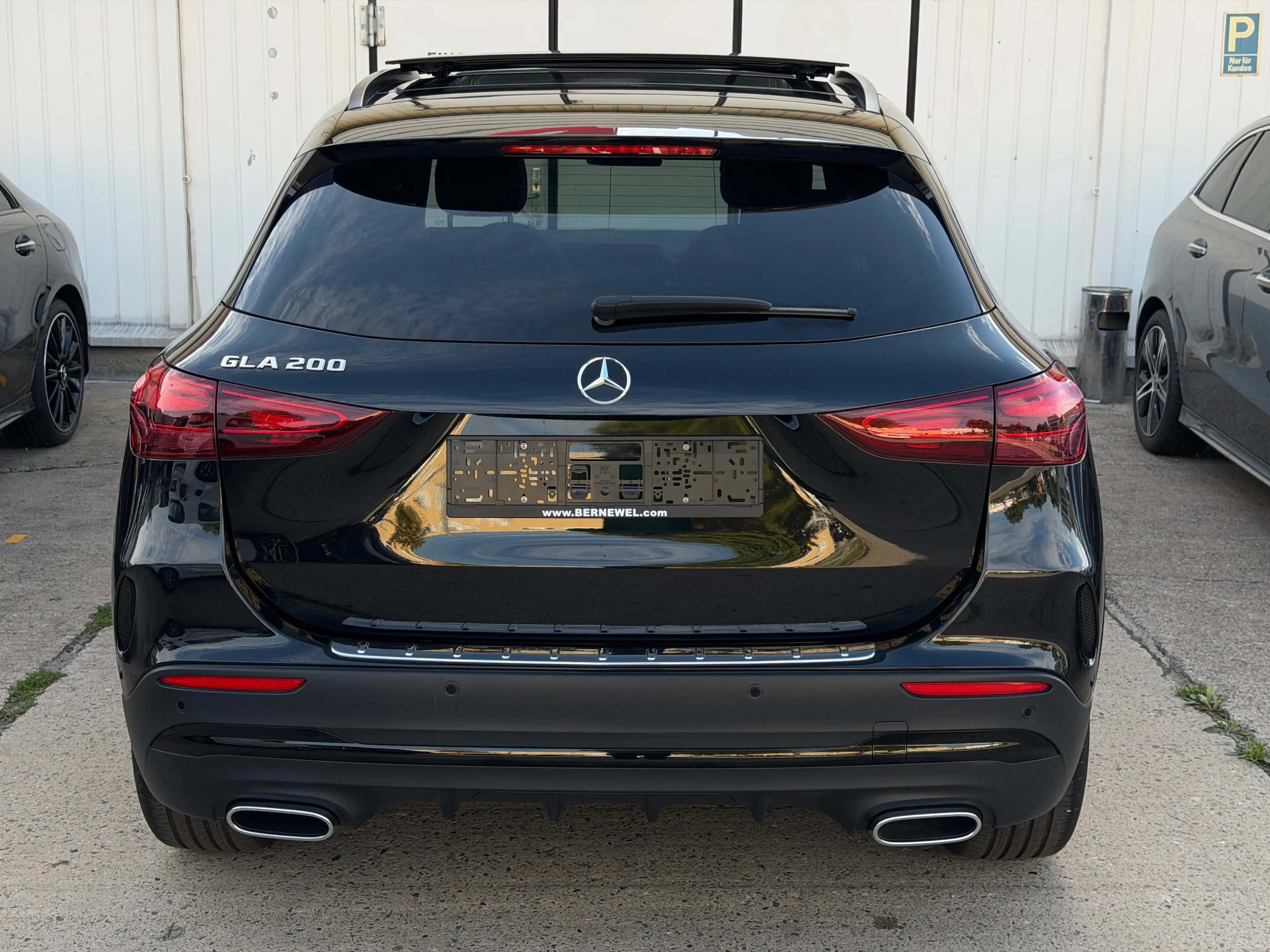 Mercedes-Benz GLA 180 GLA200 AMG Restyling_Panorama_360°_KeylessEntry_Distronic_NightPaket — photo 4