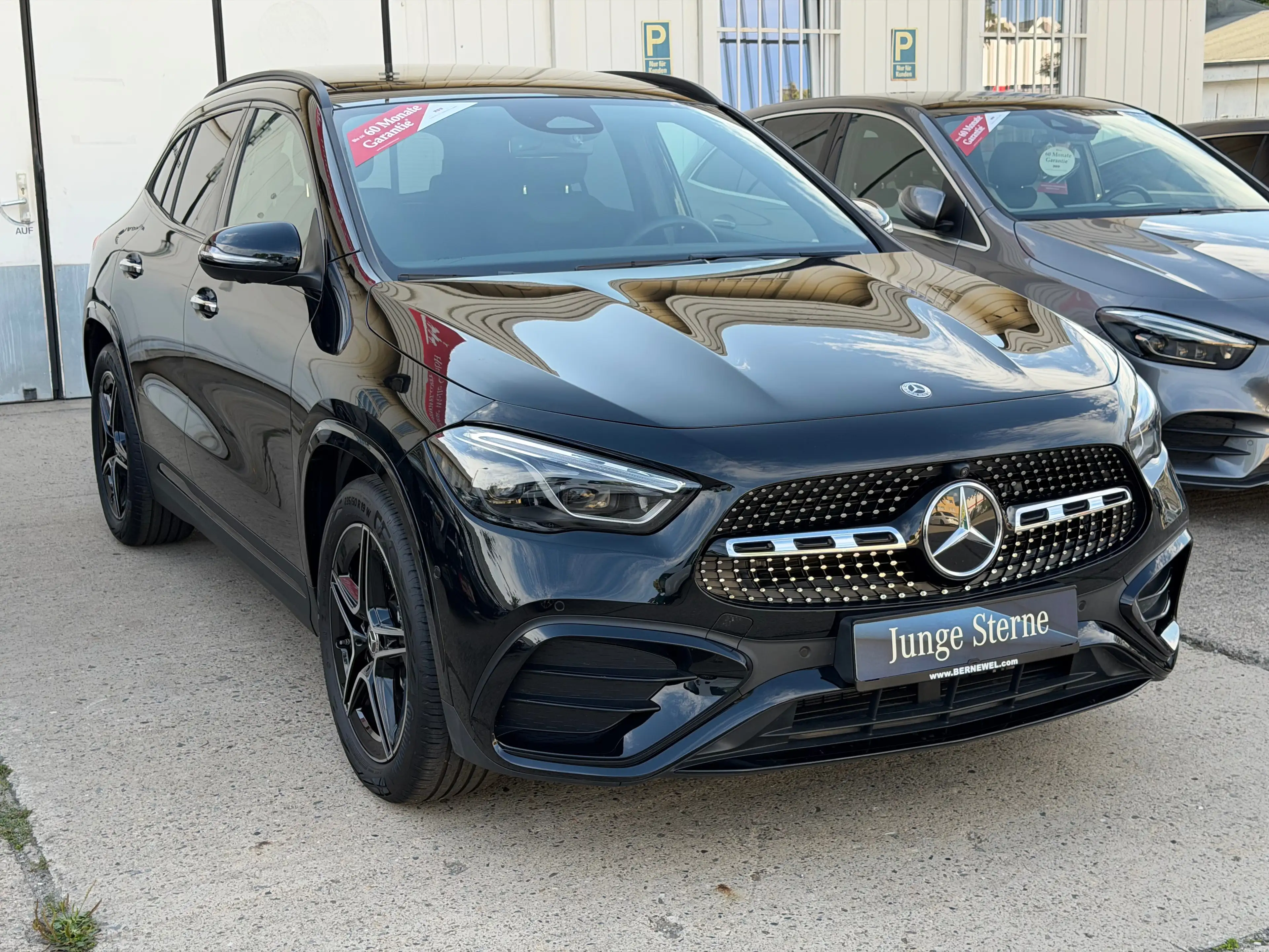 Mercedes-Benz GLA 180 GLA200 AMG Restyling_Panorama_360°_KeylessEntry_Distronic_NightPaket — photo 2