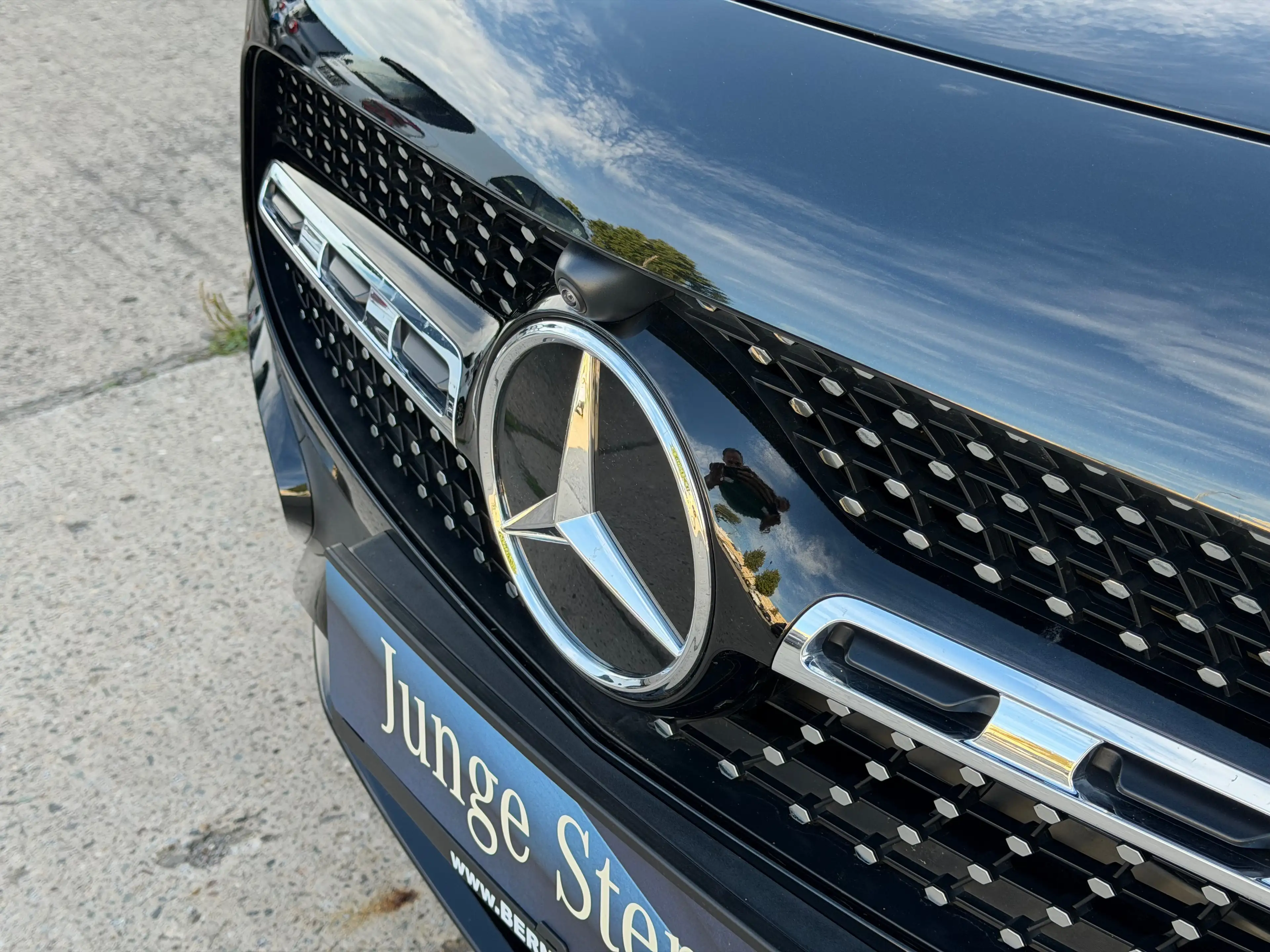 Mercedes-Benz GLA 180 GLA200 AMG Restyling_Panorama_360°_KeylessEntry_Distronic_NightPaket — photo 8