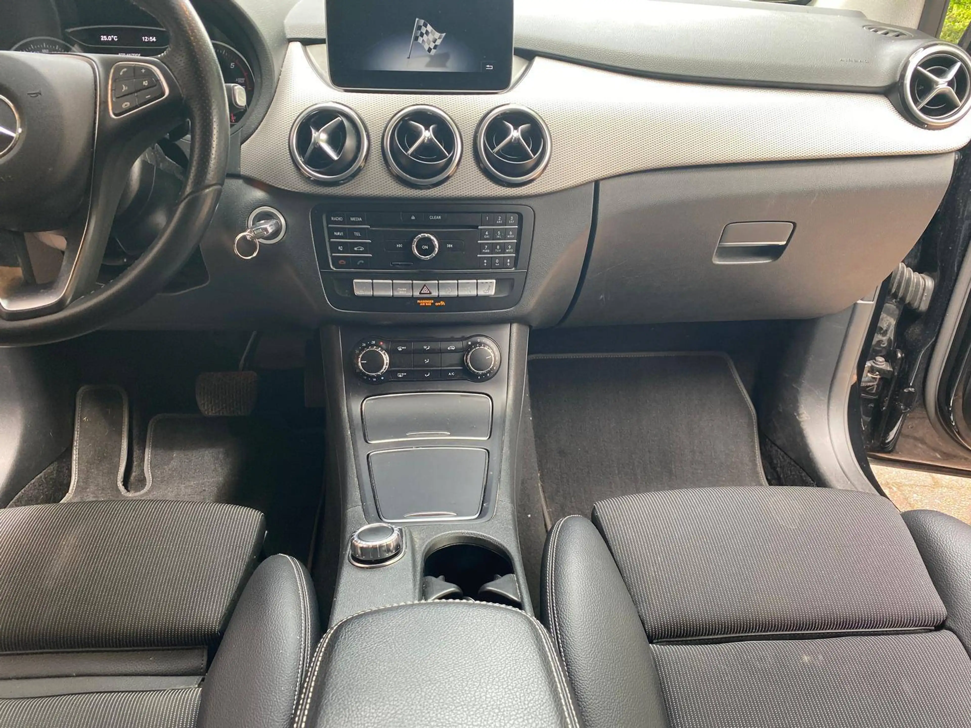 Mercedes-Benz B 220 B-Klasse Diesel d 4Matic 7G-DCT Urban — photo 5