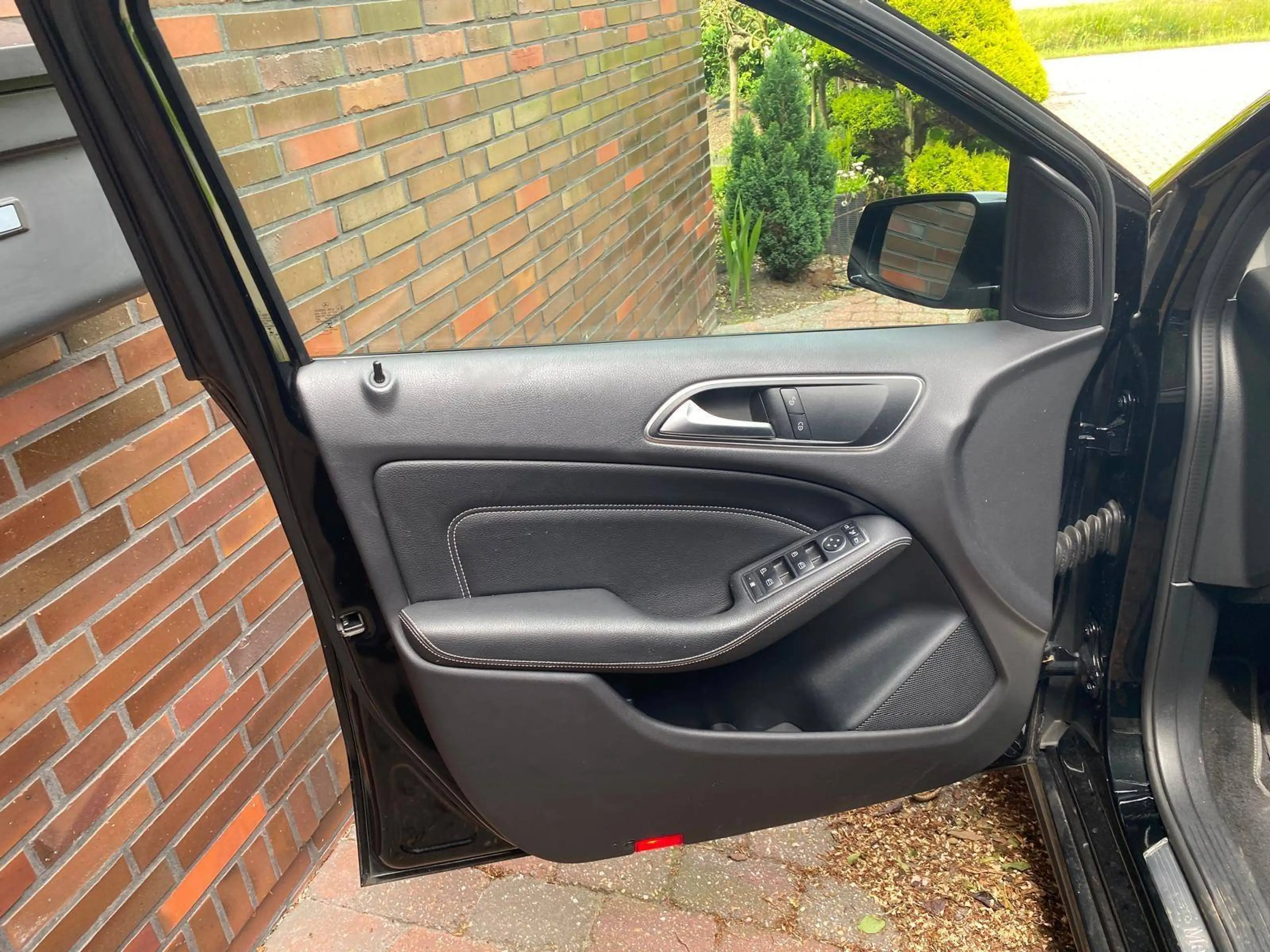 Mercedes-Benz B 220 B-Klasse Diesel d 4Matic 7G-DCT Urban — photo 8