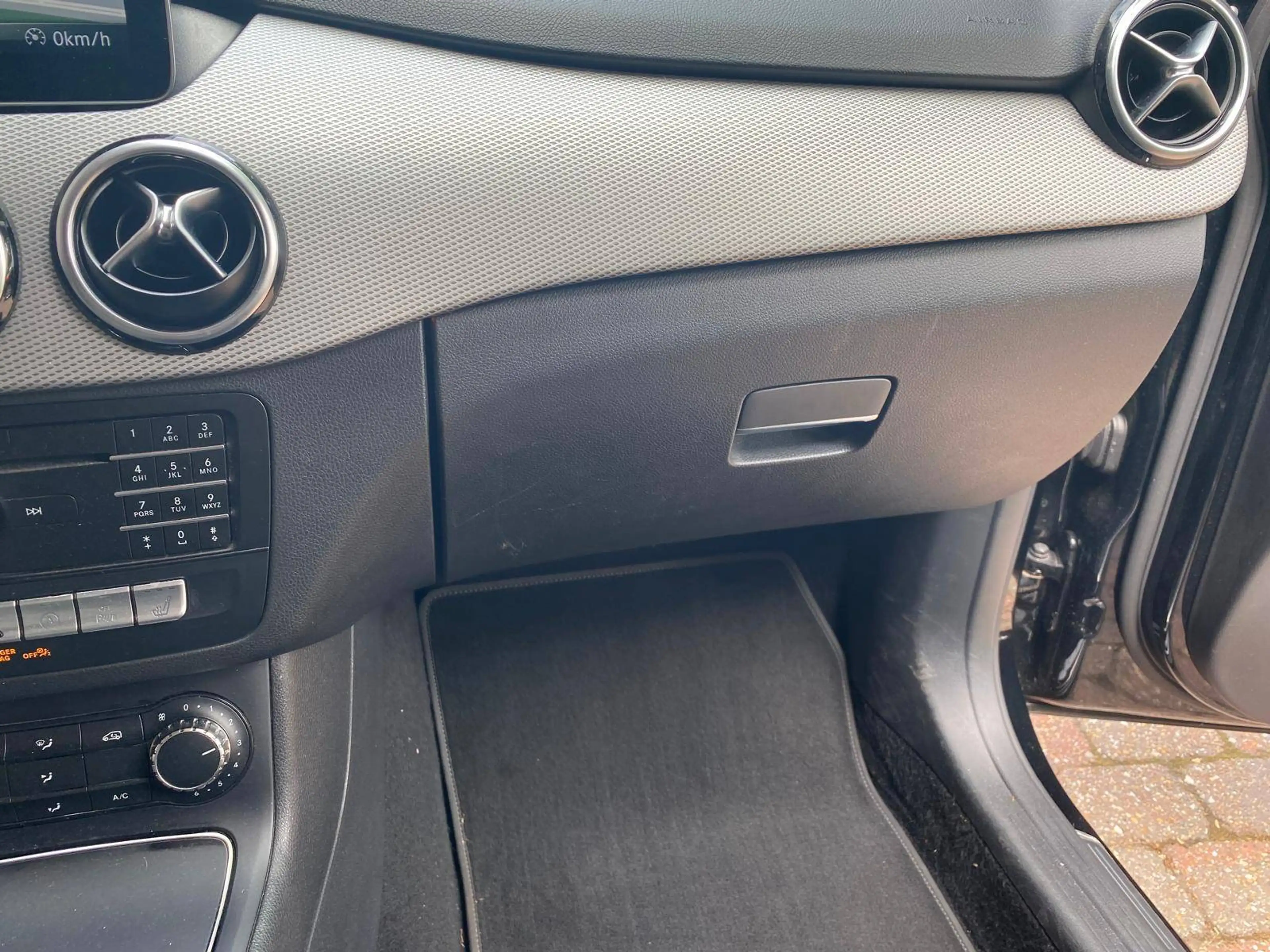 Mercedes-Benz B 220 B-Klasse Diesel d 4Matic 7G-DCT Urban — photo 6