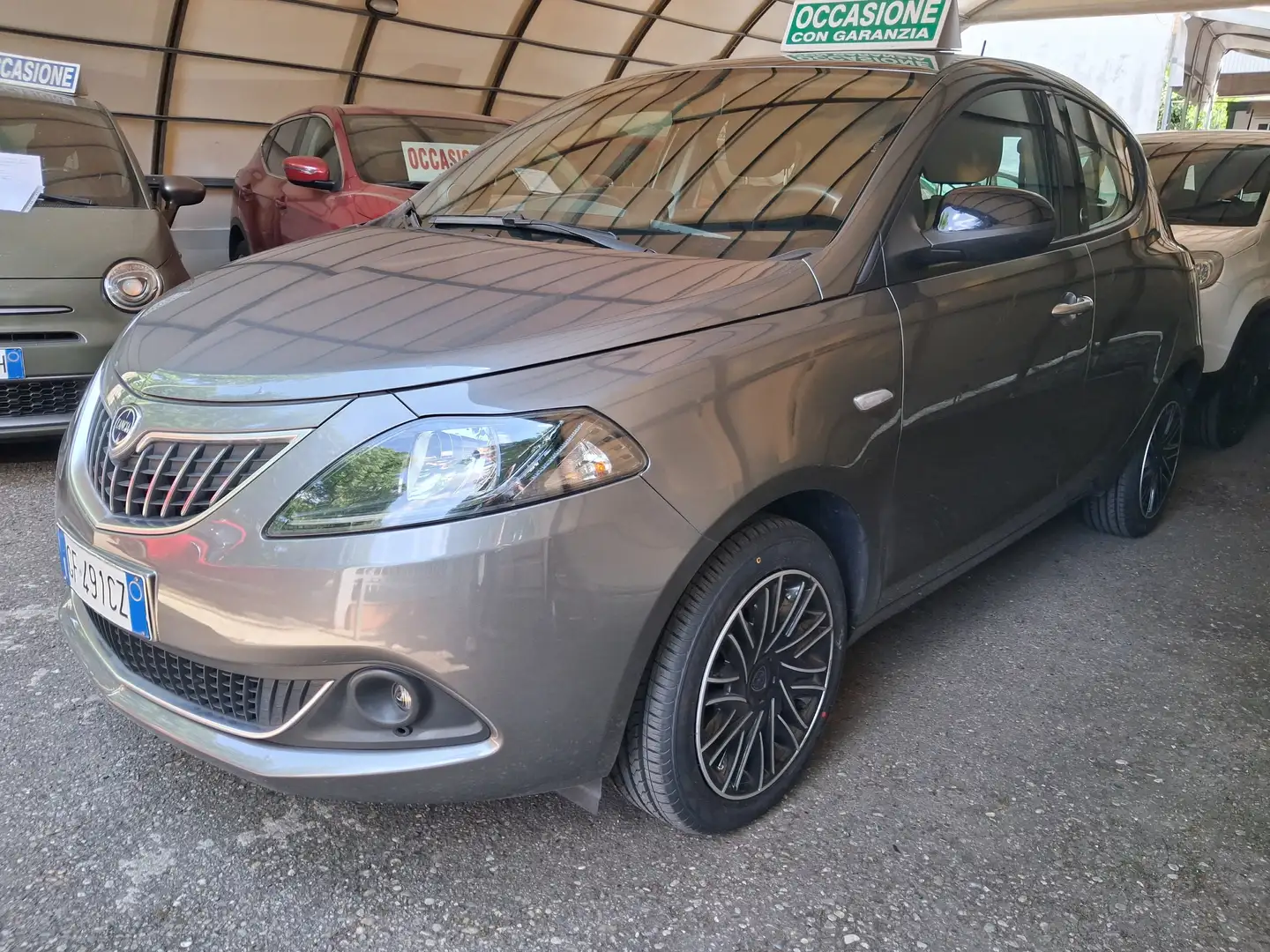 Lancia Ypsilon Ypsilon III 2021 1.0 firefly hybrid Gold s Gris - 1