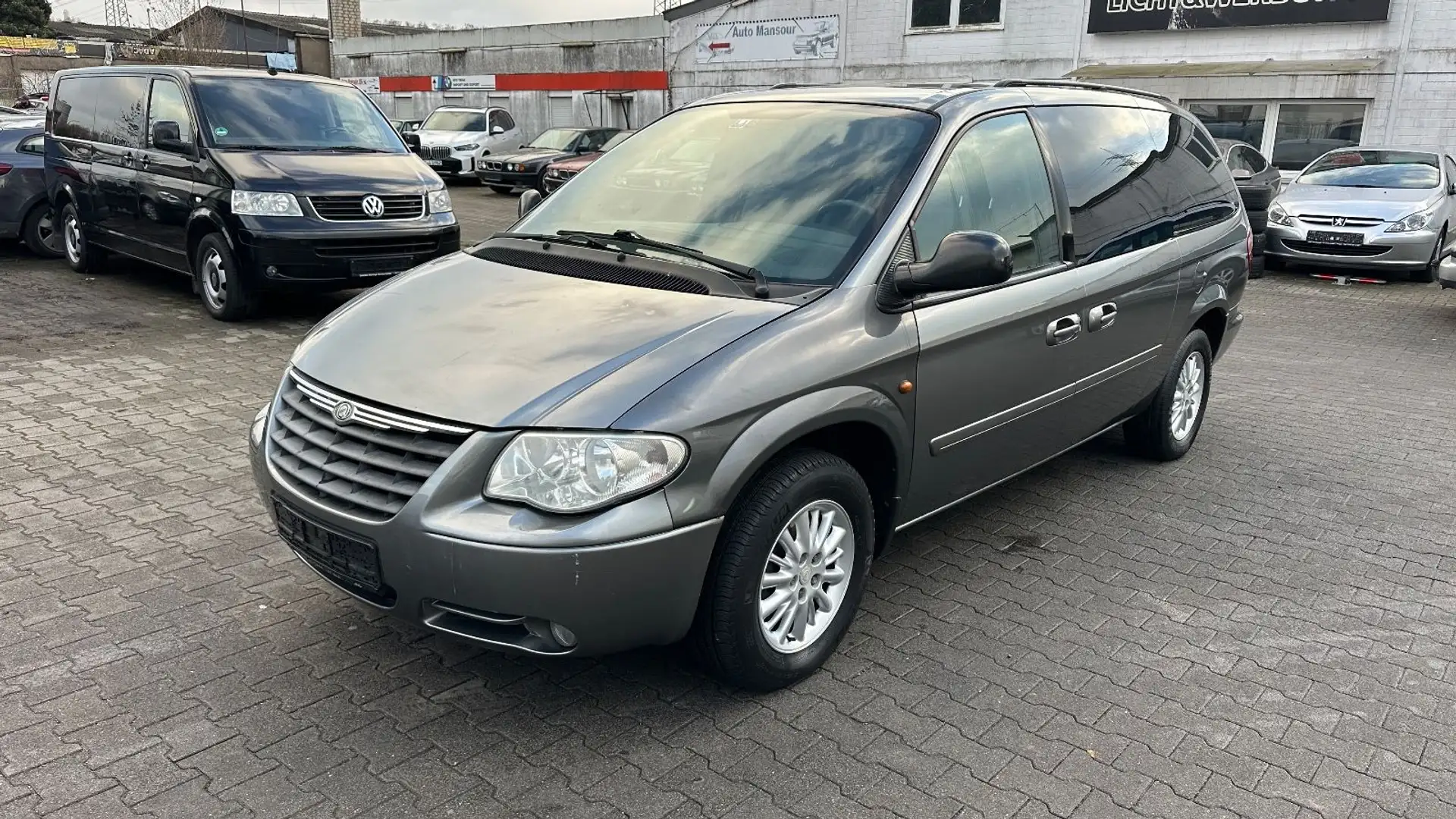 Chrysler Voyager Comfort Gris - 1