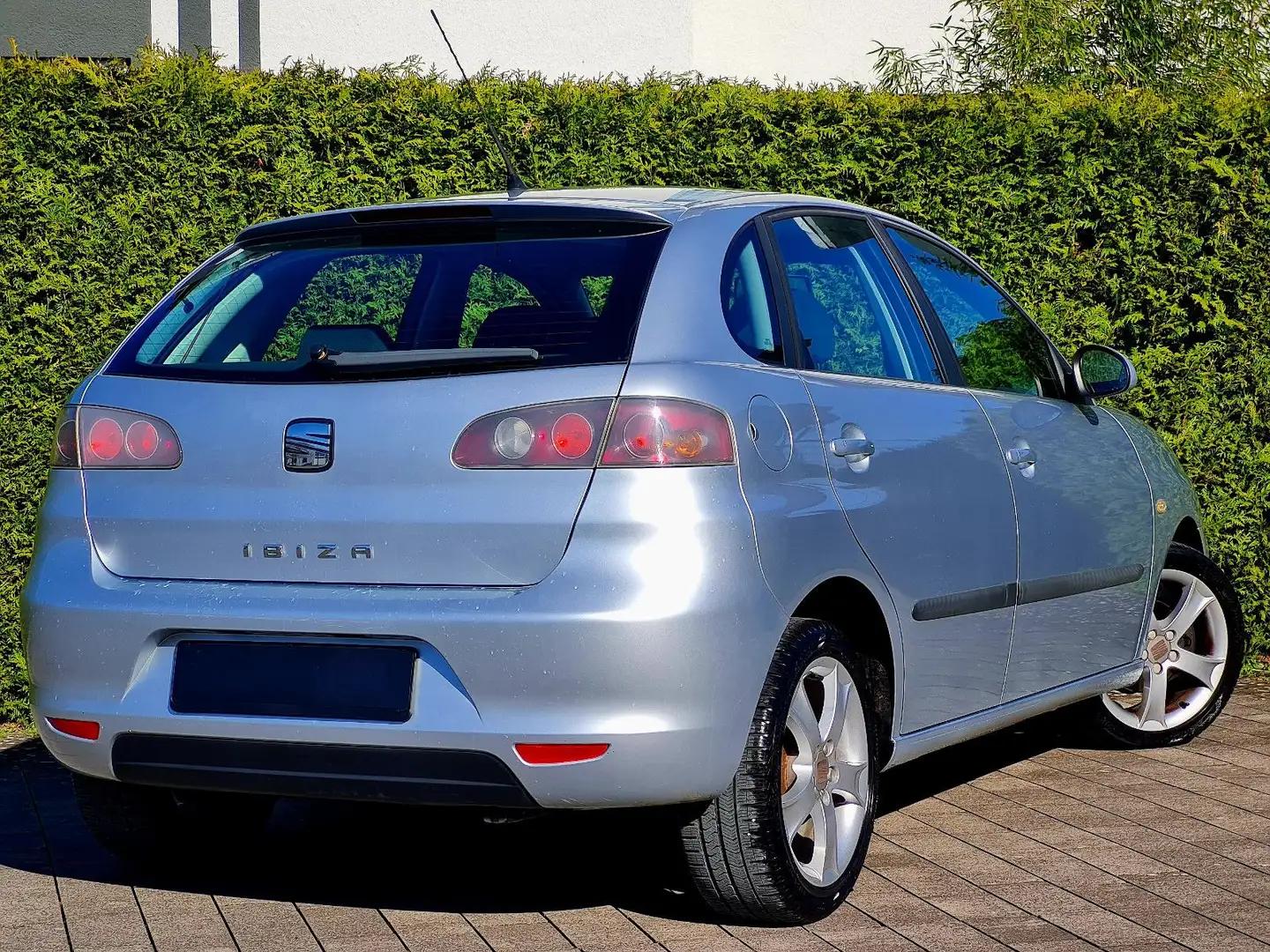 SEAT Ibiza Sport Edition (5-türer) Серебристый - 2