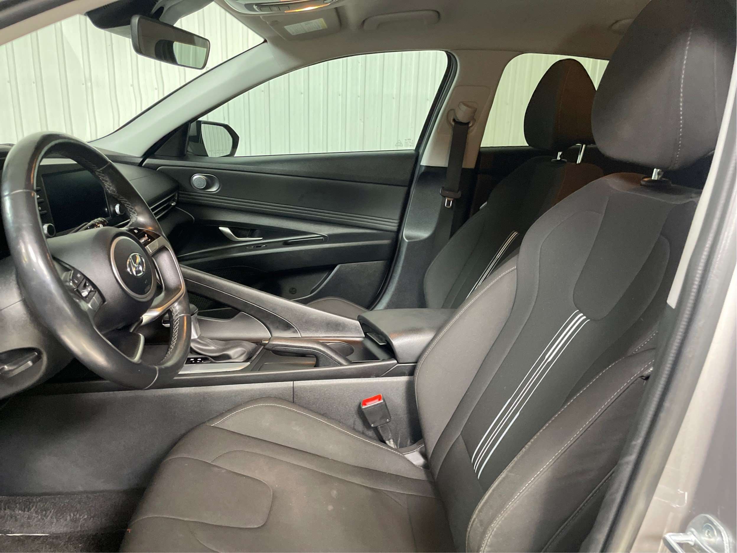 2023 Hyundai Elantra Preferred IVT — снимка 1