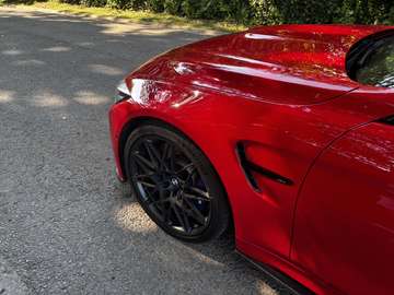 BMW M4 Compétition BORN IN M TOWN (ROSSO CORSA)