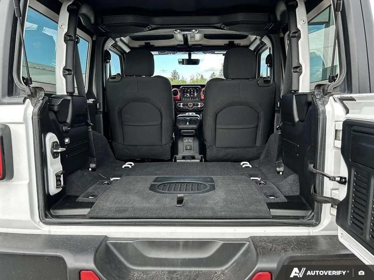 Jeep Wrangler photo Jeep Wrangler