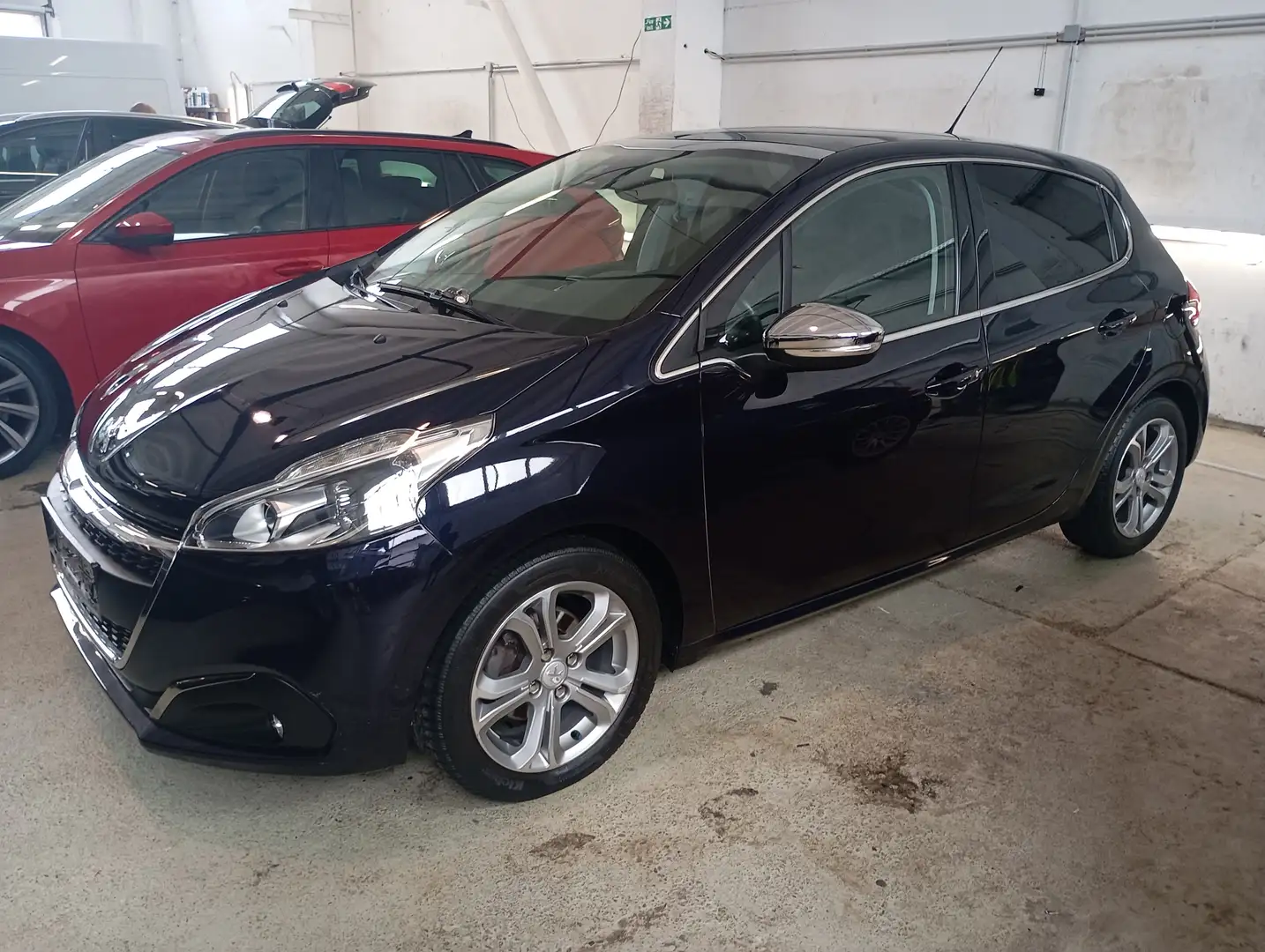 Peugeot 208 1.2 Allure! Automatik! Top-Ausstattung! Blau - 1
