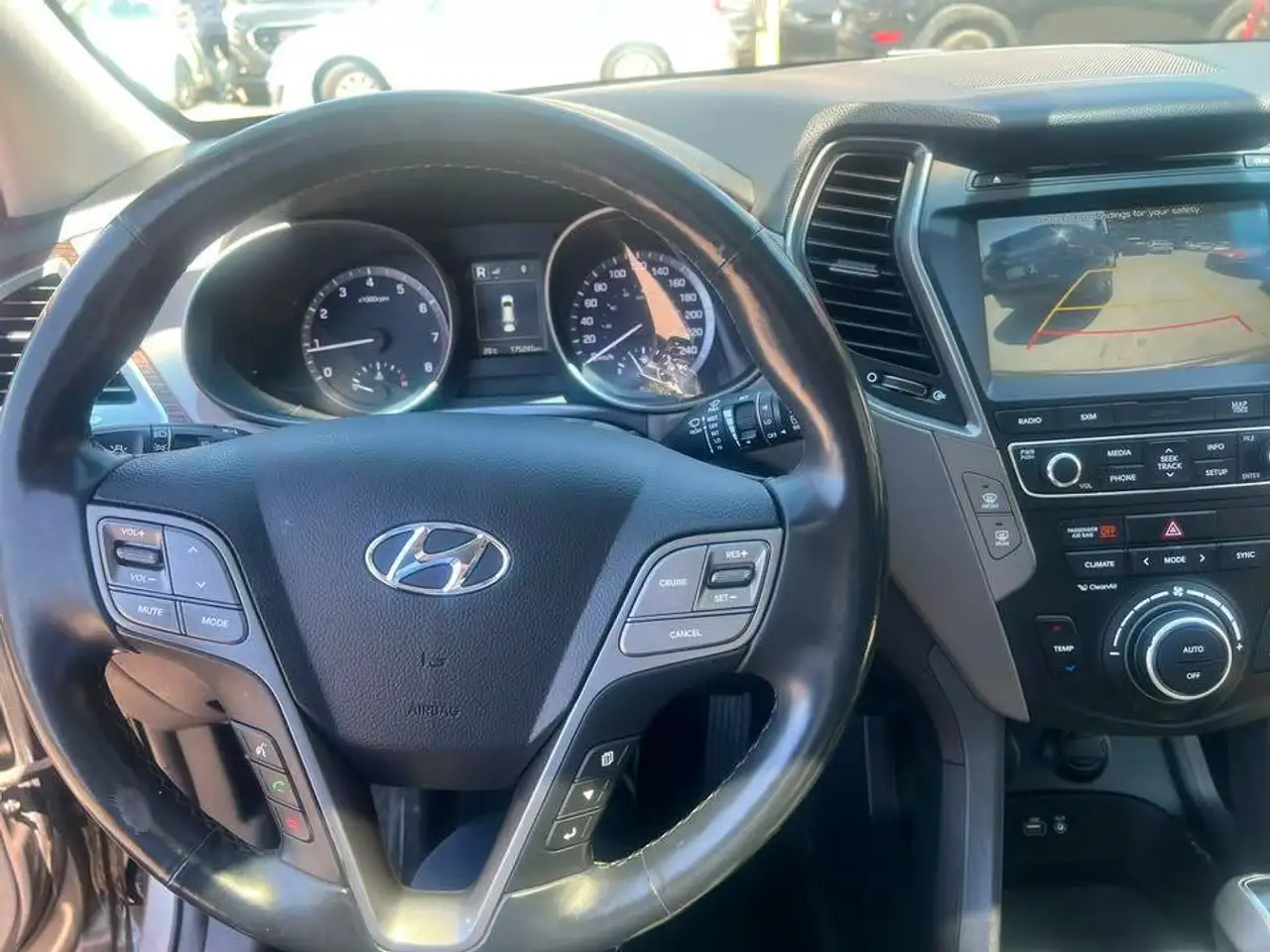 Hyundai SANTA FE photo Hyundai SANTA FE