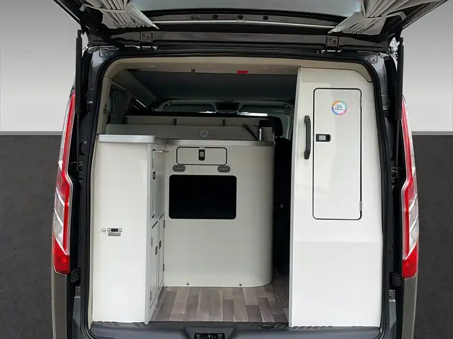 Ford Transit Custom view 9