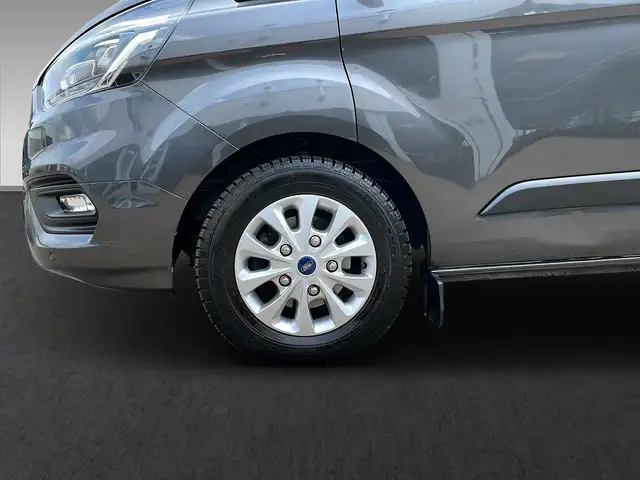 Ford Transit Custom view 5