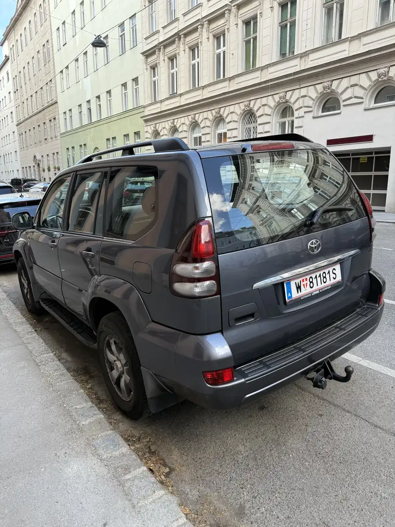 Toyota Land Cruiser Prado Grau - 2