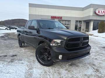 Express Quad Cab 4RM 140,5 po *Disponibilité limit