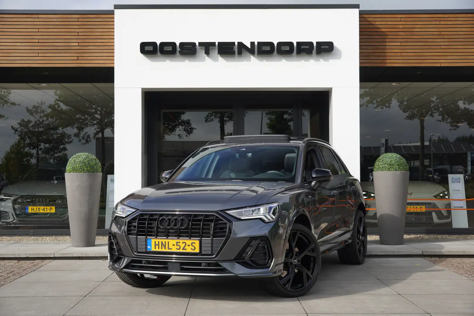 Audi Q3 45TFSIe/245pk S-Line|2023|Panoramadak|Trekhaak|21" Grijs - 2