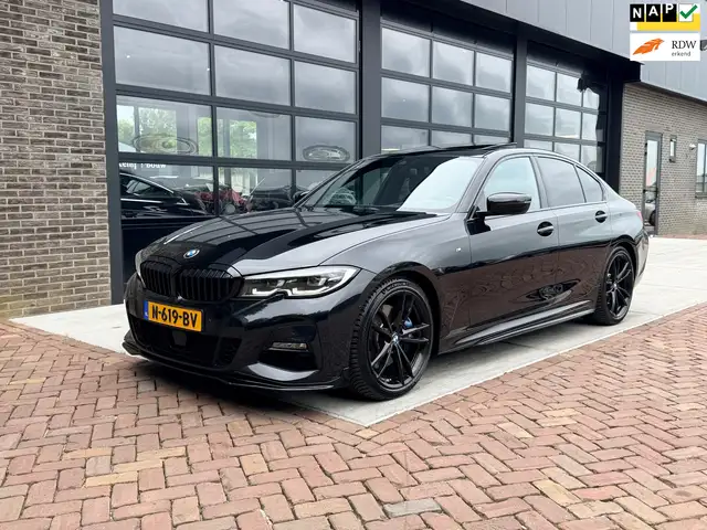 BMW 318 3-serie 318i High Executive Edition | M-Sport | Sc
