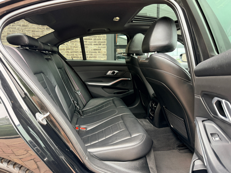 BMW 318 3-serie 318i High Executive Edition | M-Sport | Sc — photo 14