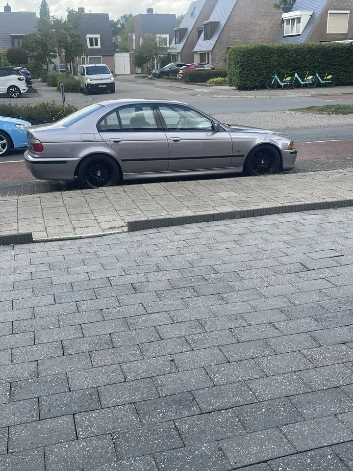 BMW 525i M Pakket, foto 2