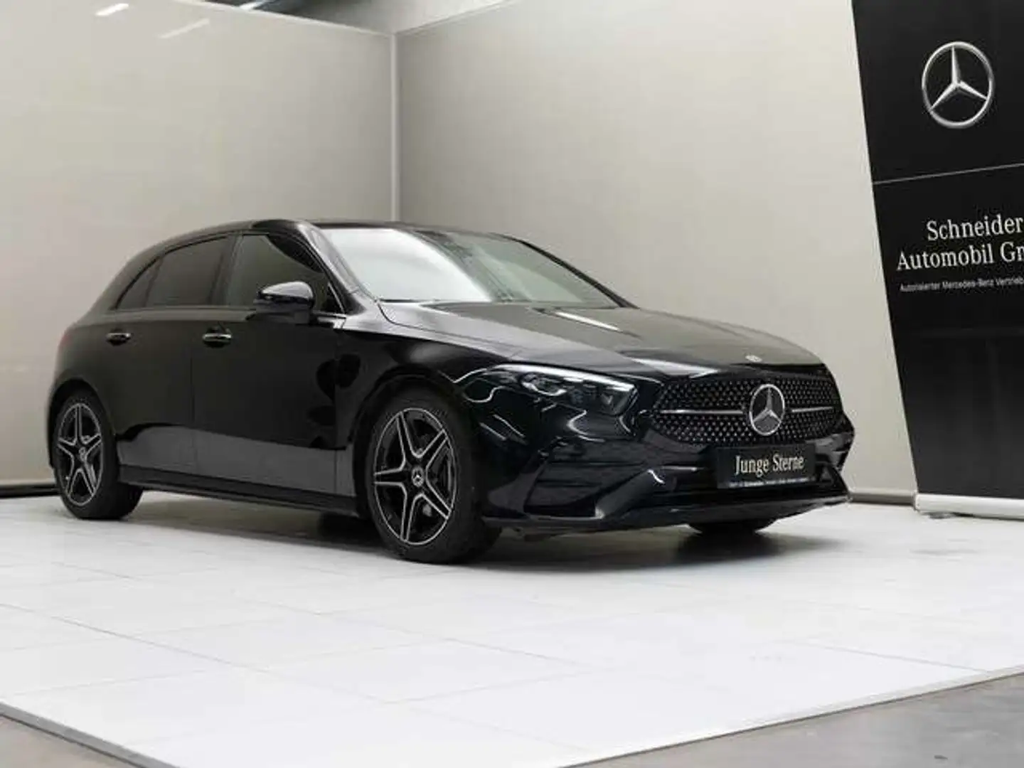 Mercedes-Benz A 180 d Kompaktlimousine W-Paket Night Navi Sport Schwarz - 2