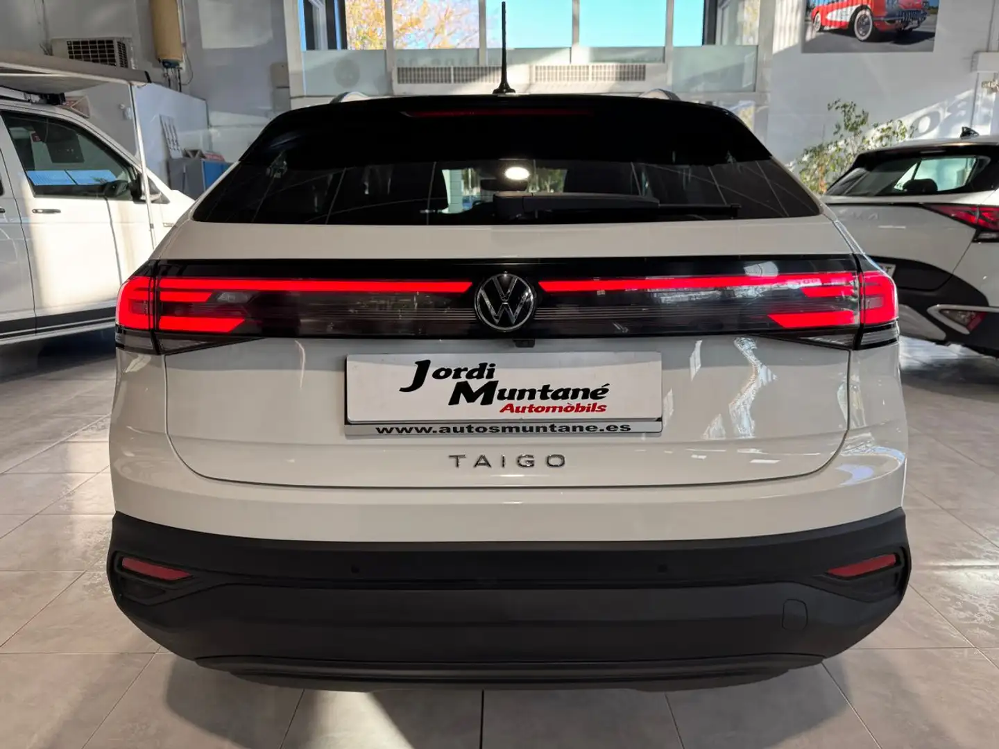 Volkswagen Taigo LIFE 1.0TSI 110CV DSG-7.- " IMPECABLE ".- " NACION Blanco - 2