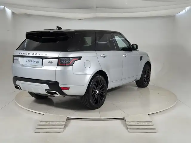 Land Rover Range Rover Sport view 2