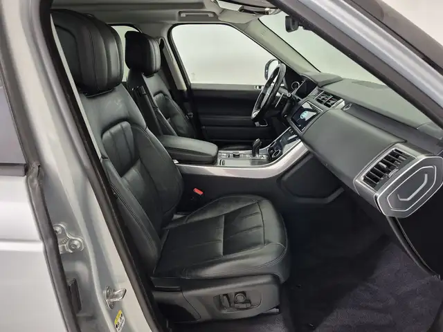 Land Rover Range Rover Sport view 3