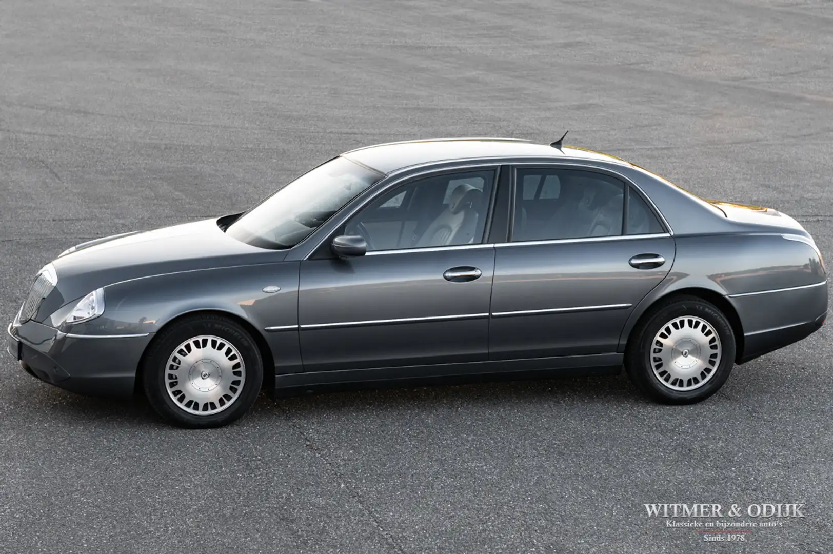 Lancia Thesis 3.0-24V V6 Emblema Gri - 1