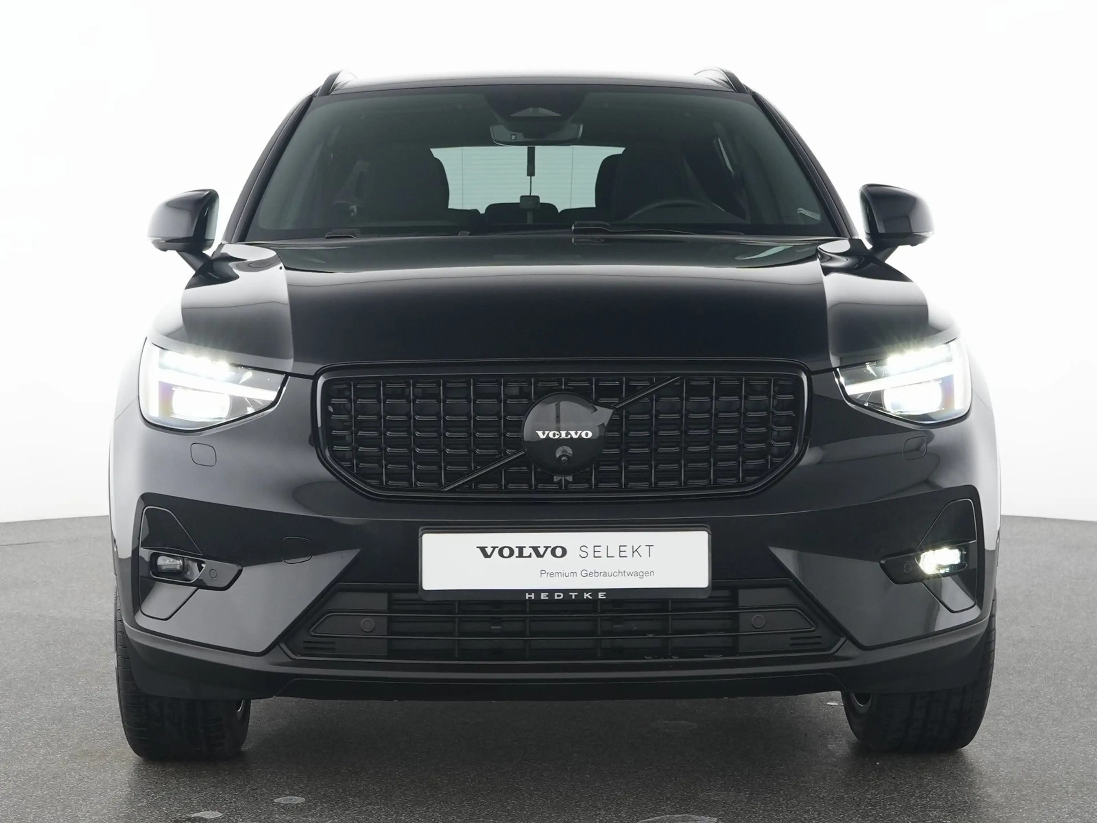 Volvo XC40 B3 Plus Black Edition ACC*360°20"PIXEL-LED — photo 15