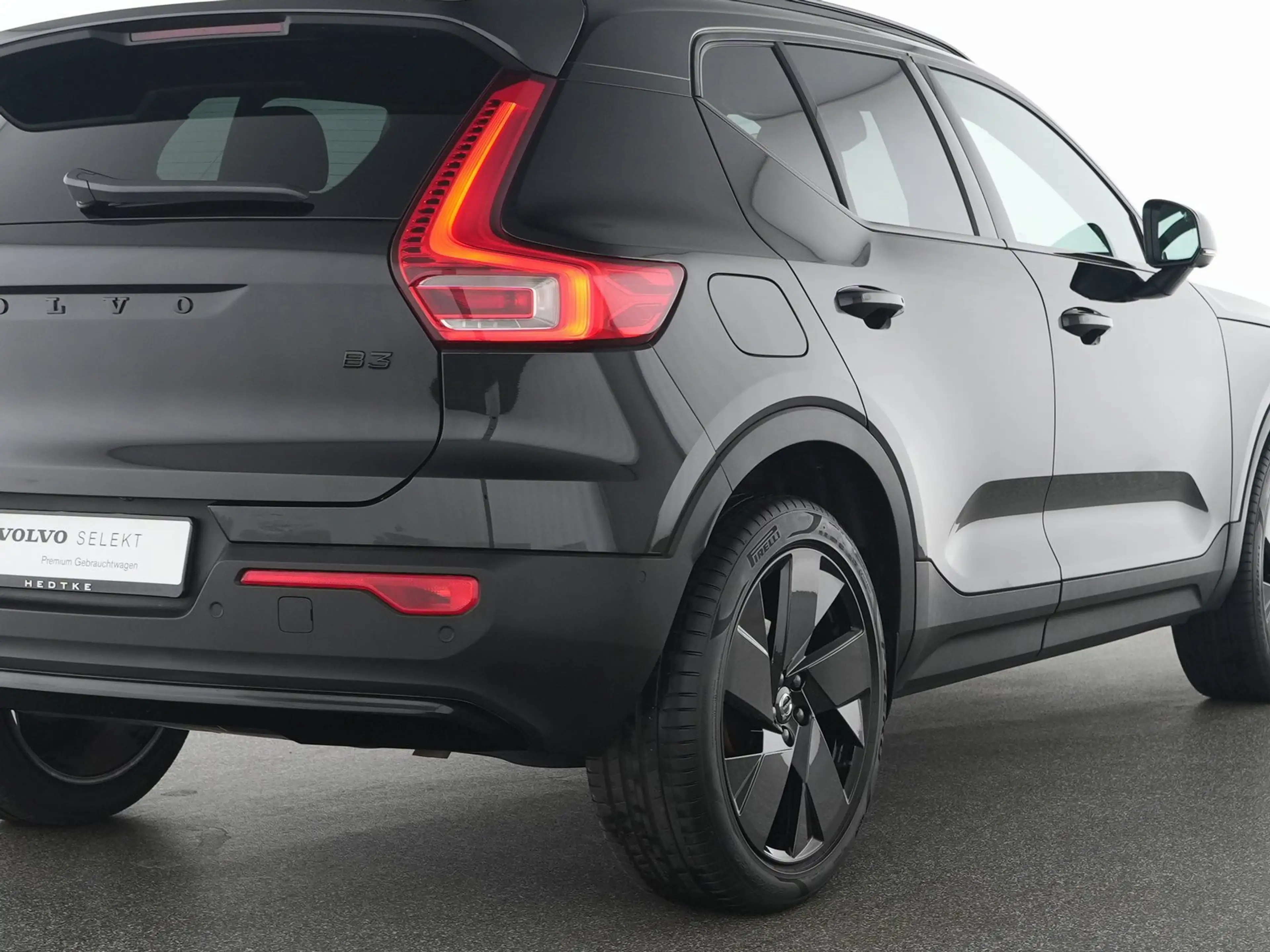 Volvo XC40 B3 Plus Black Edition ACC*360°20"PIXEL-LED — photo 10
