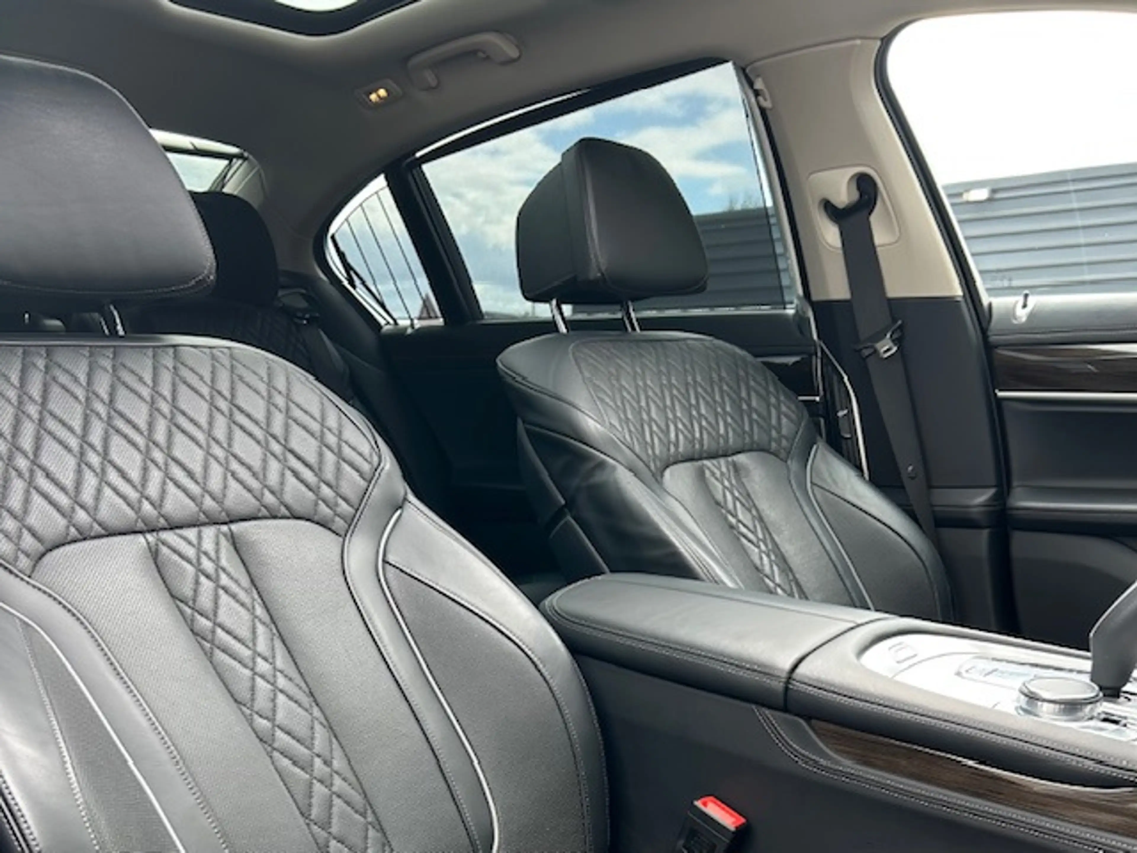 BMW 740 7-serie 740Le xDrive iPerformance High Executive — photo 7