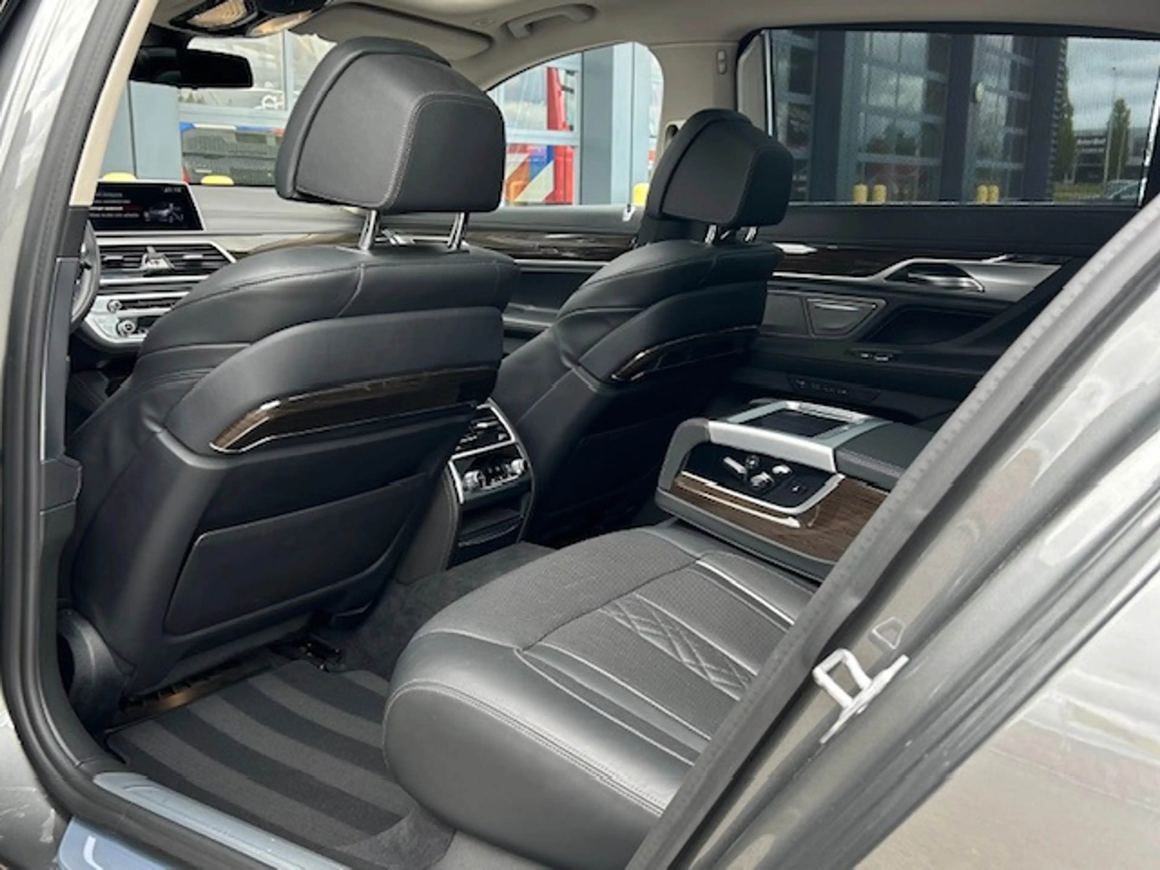 BMW 740 7-serie 740Le xDrive iPerformance High Executive — photo 11