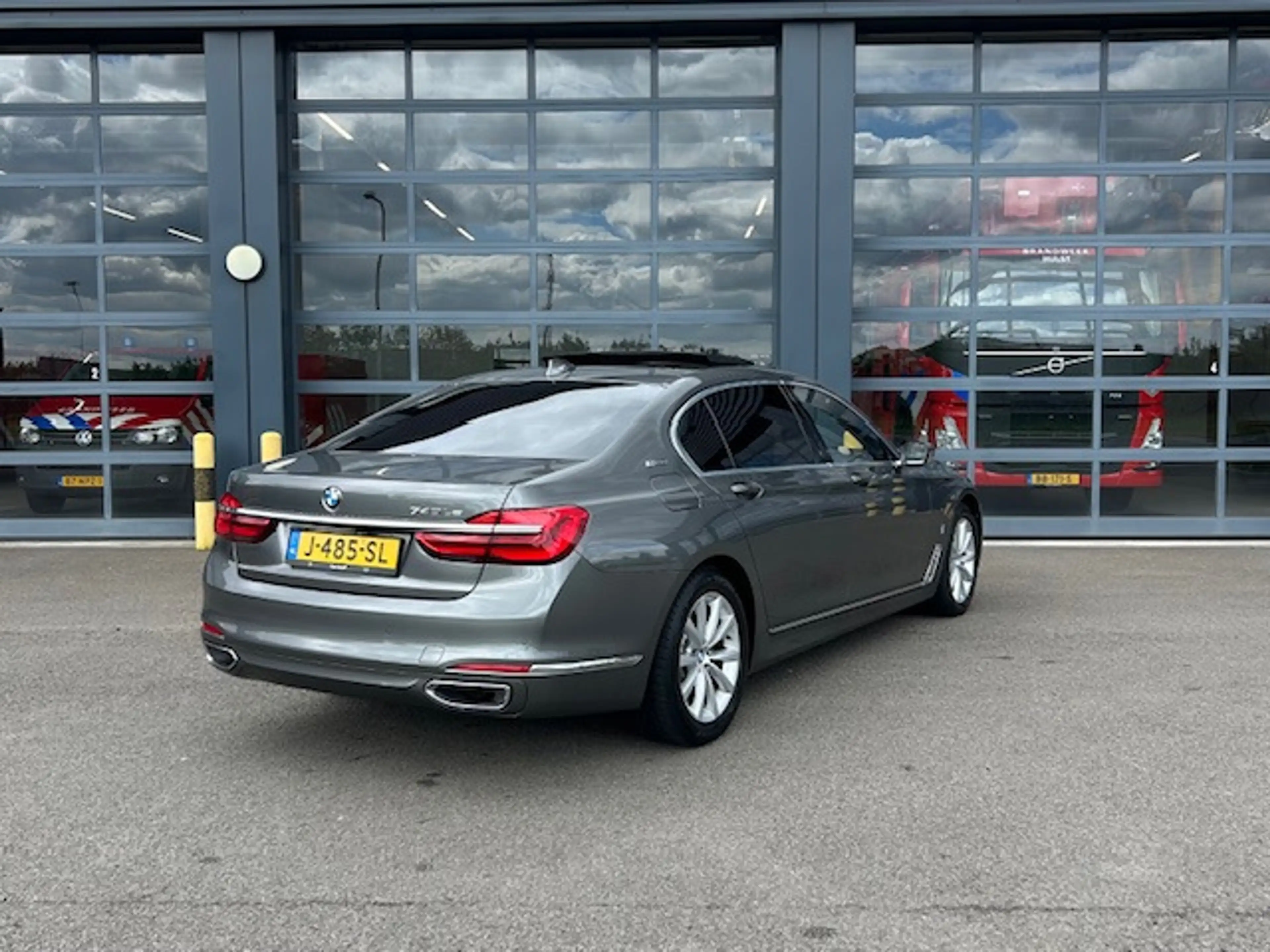 BMW 740 7-serie 740Le xDrive iPerformance High Executive — photo 2