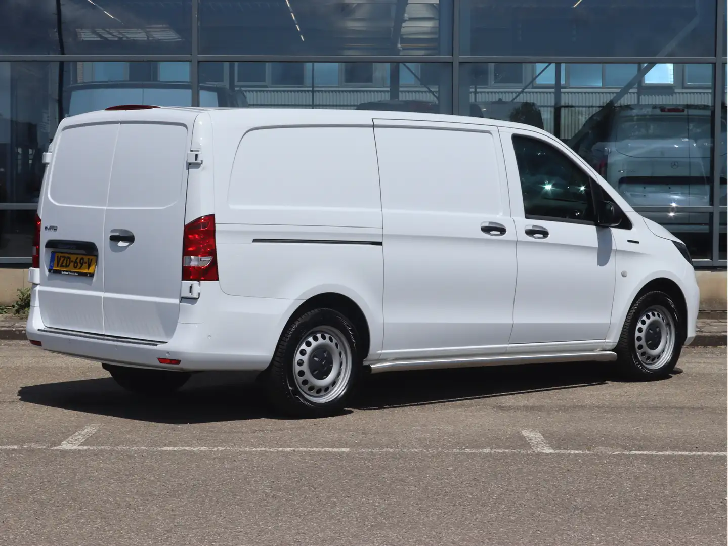 Mercedes-Benz Vito eVito L2 66 kWh | AIRCO/CAMERA/BETIMMERING | Certi Weiß - 2