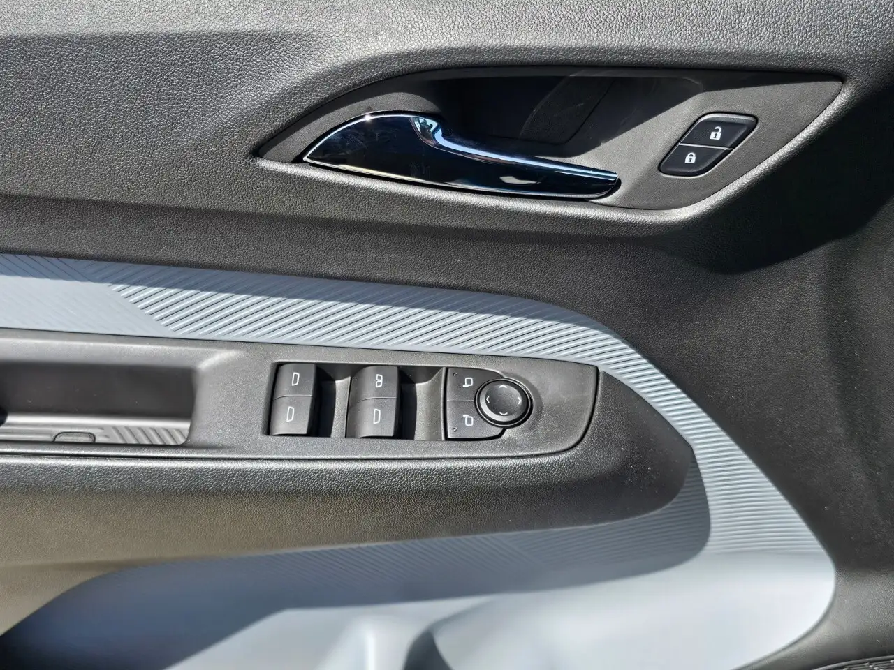 Chevrolet Bolt снимка Chevrolet Bolt