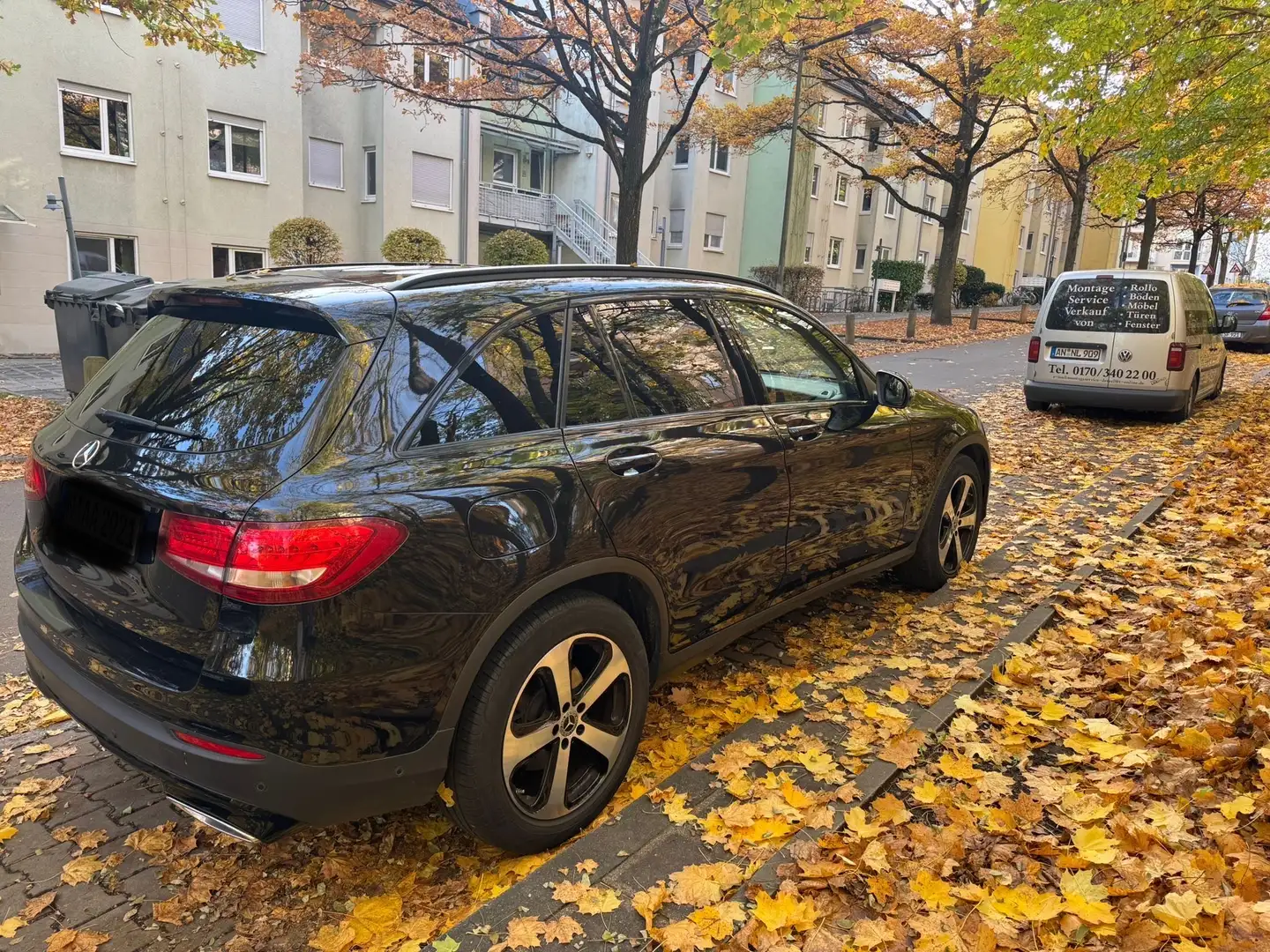 Mercedes-Benz GLC 220 d 4Matic 9G-TRONIC AMG Line Schwarz - 2