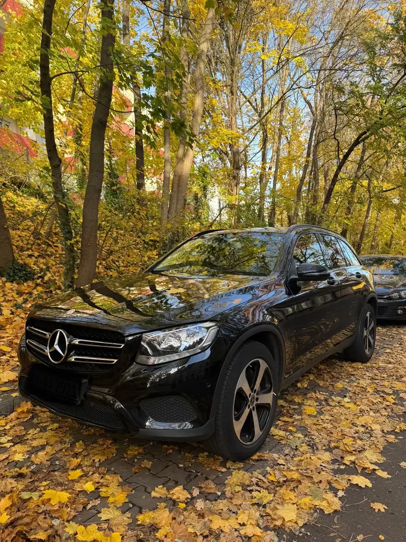 Mercedes-Benz GLC 220 d 4Matic 9G-TRONIC AMG Line Schwarz - 1