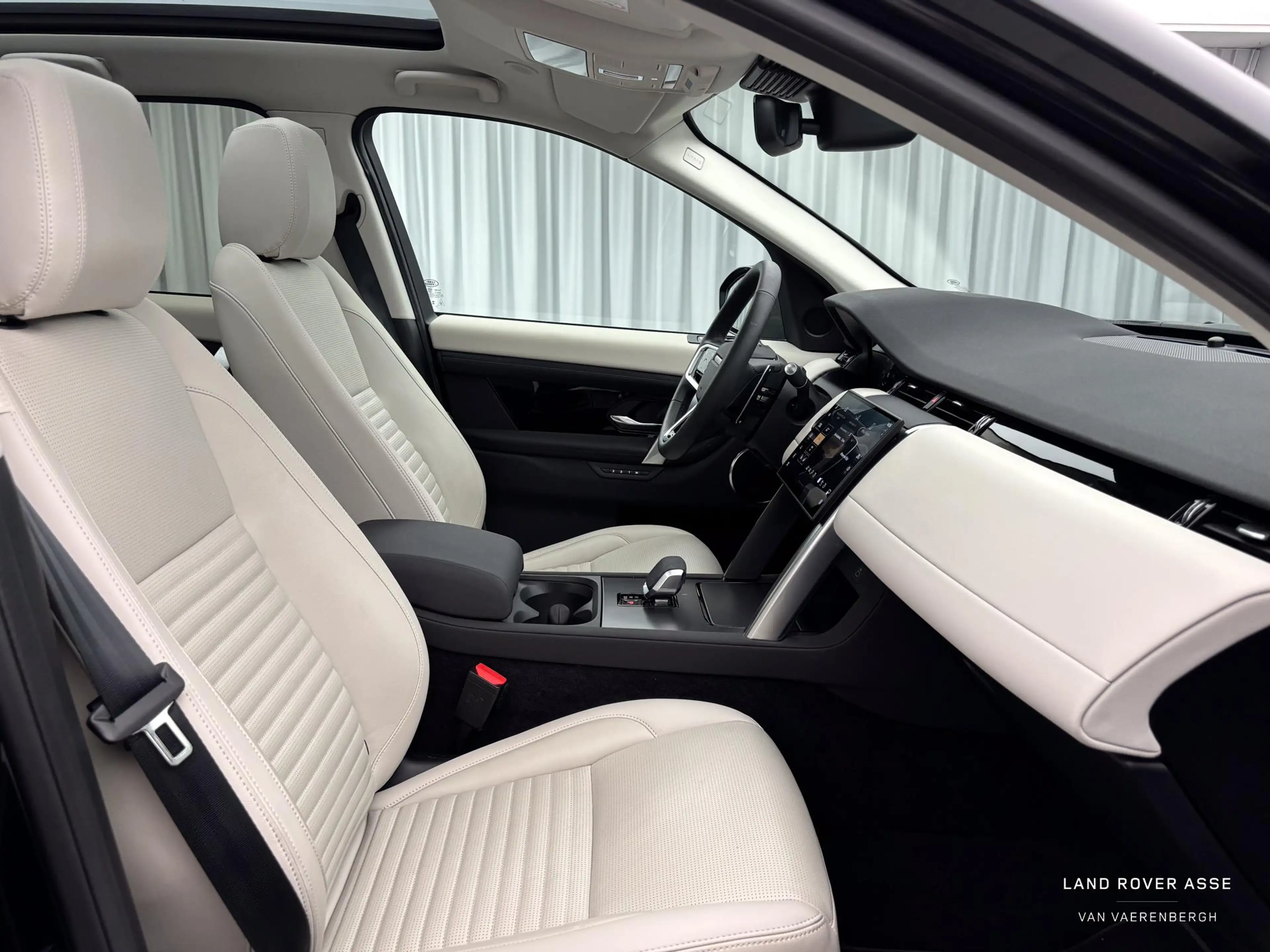 Land Rover Discovery Sport P270e S AWD — photo 3
