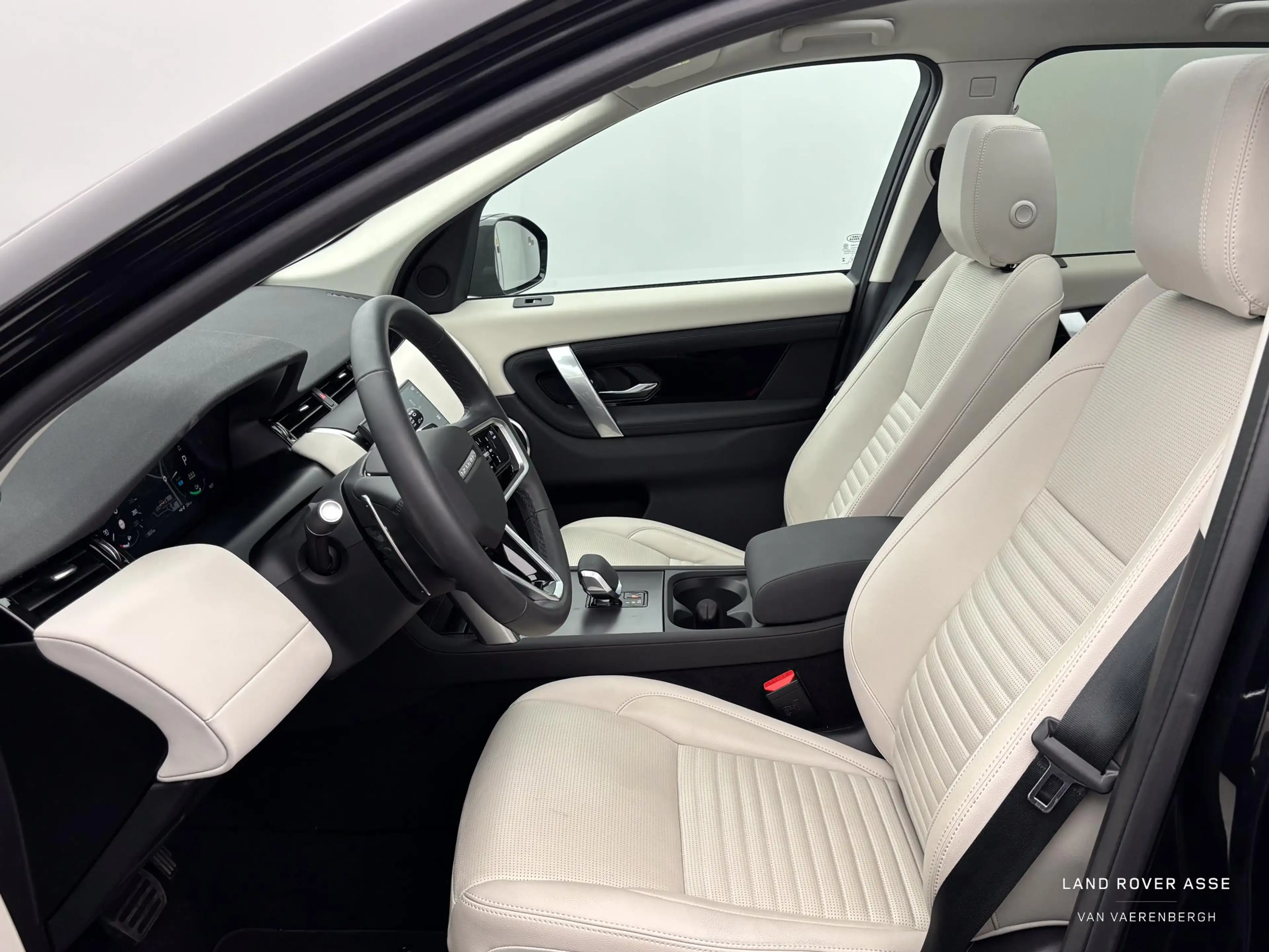 Land Rover Discovery Sport P270e S AWD — photo 10