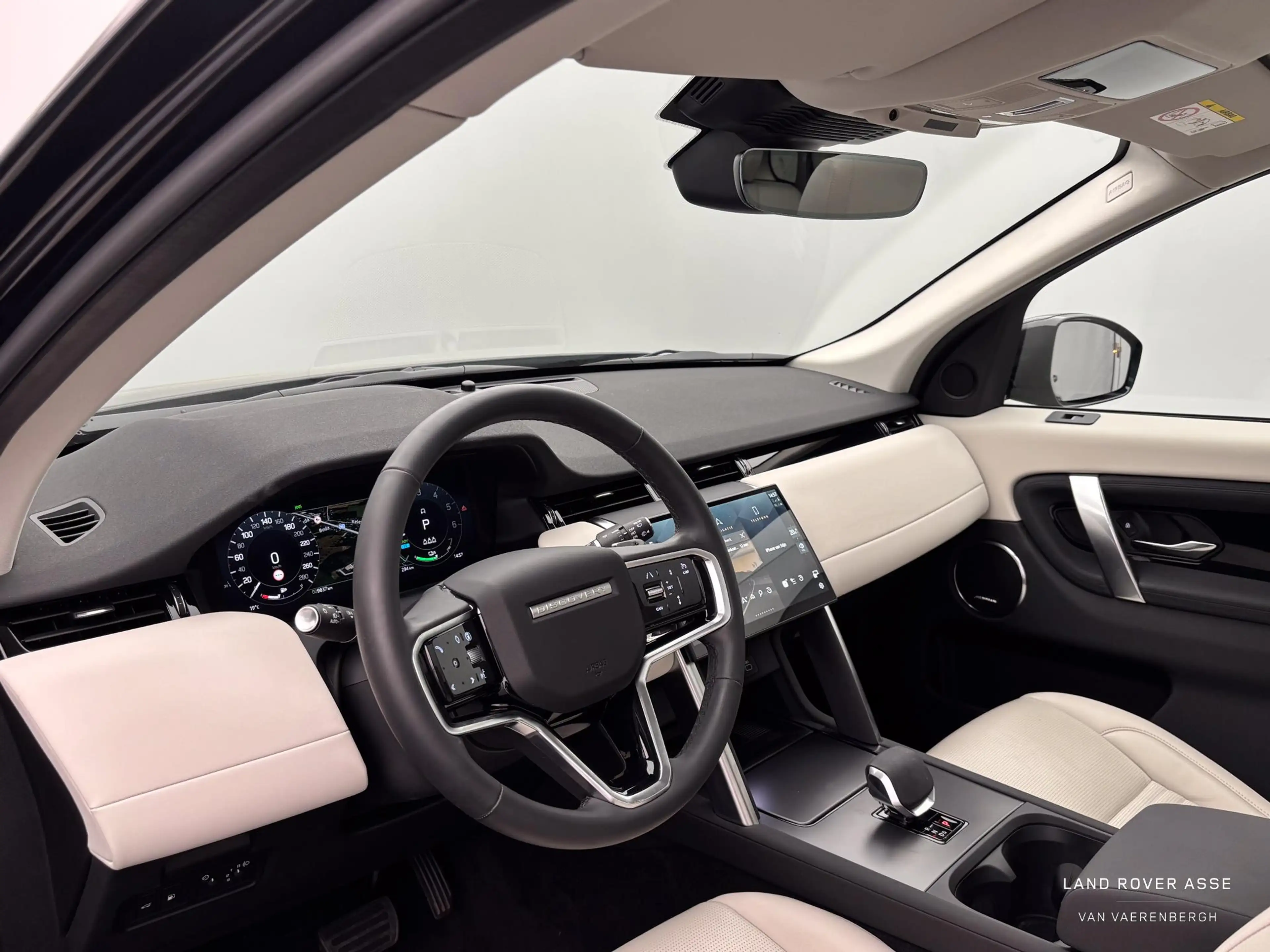 Land Rover Discovery Sport P270e S AWD — photo 11
